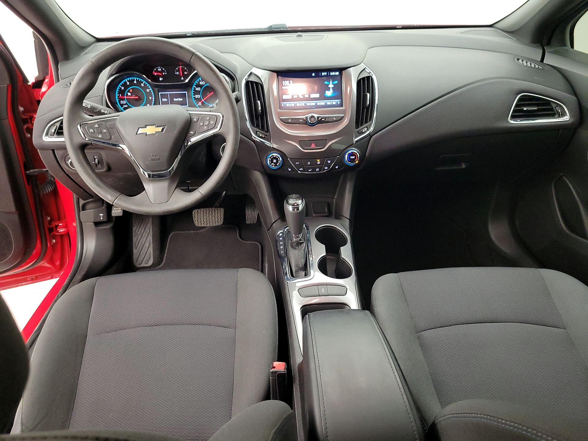 Thumbnail: 2018 Chevrolet Cruze - 9