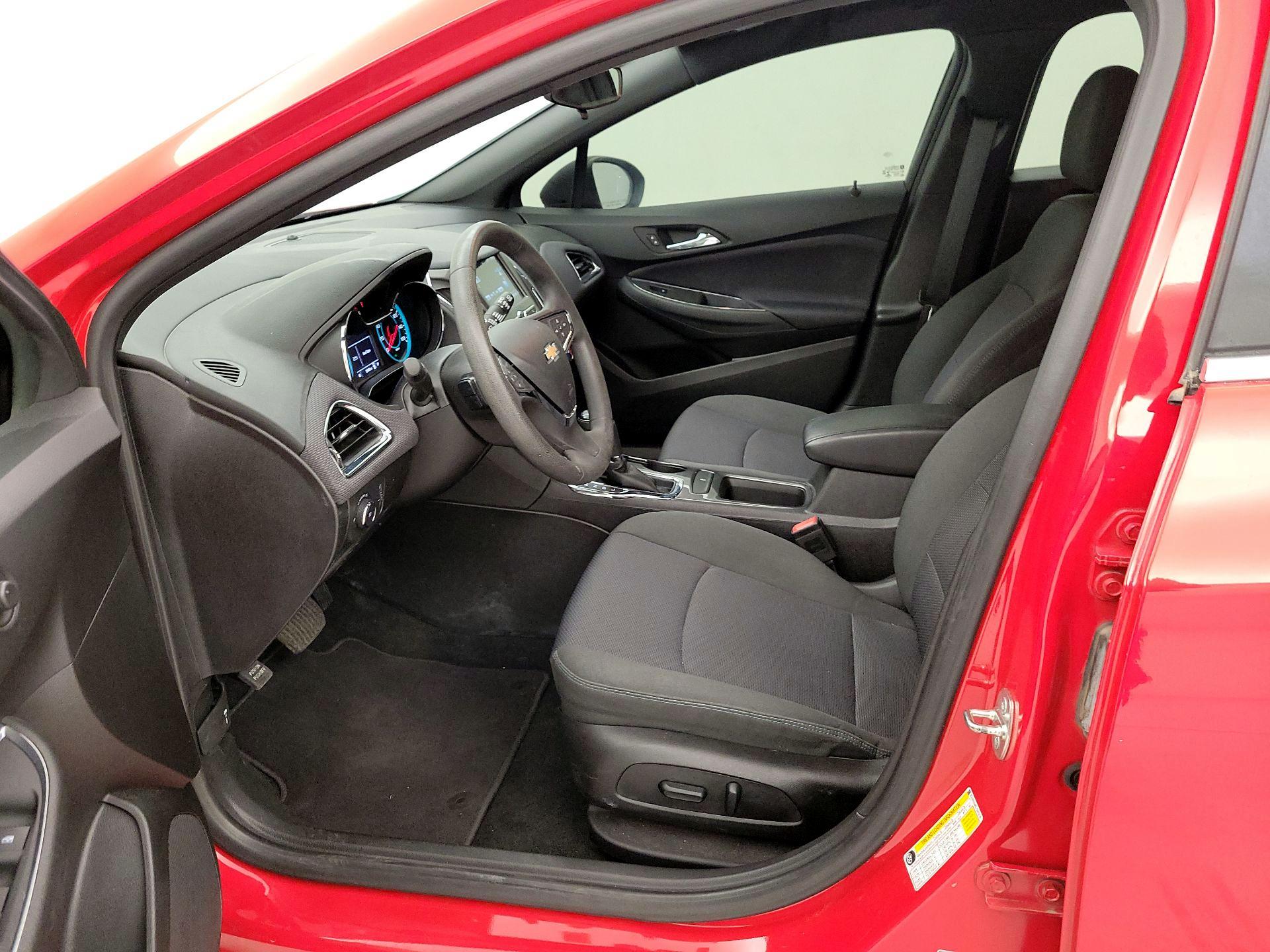 Thumbnail: 2018 Chevrolet Cruze - 11