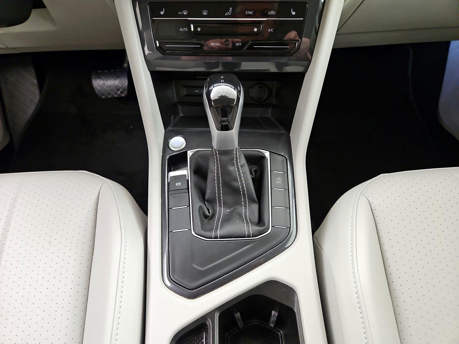 Thumbnail: 2024 Volkswagen Tiguan - 17