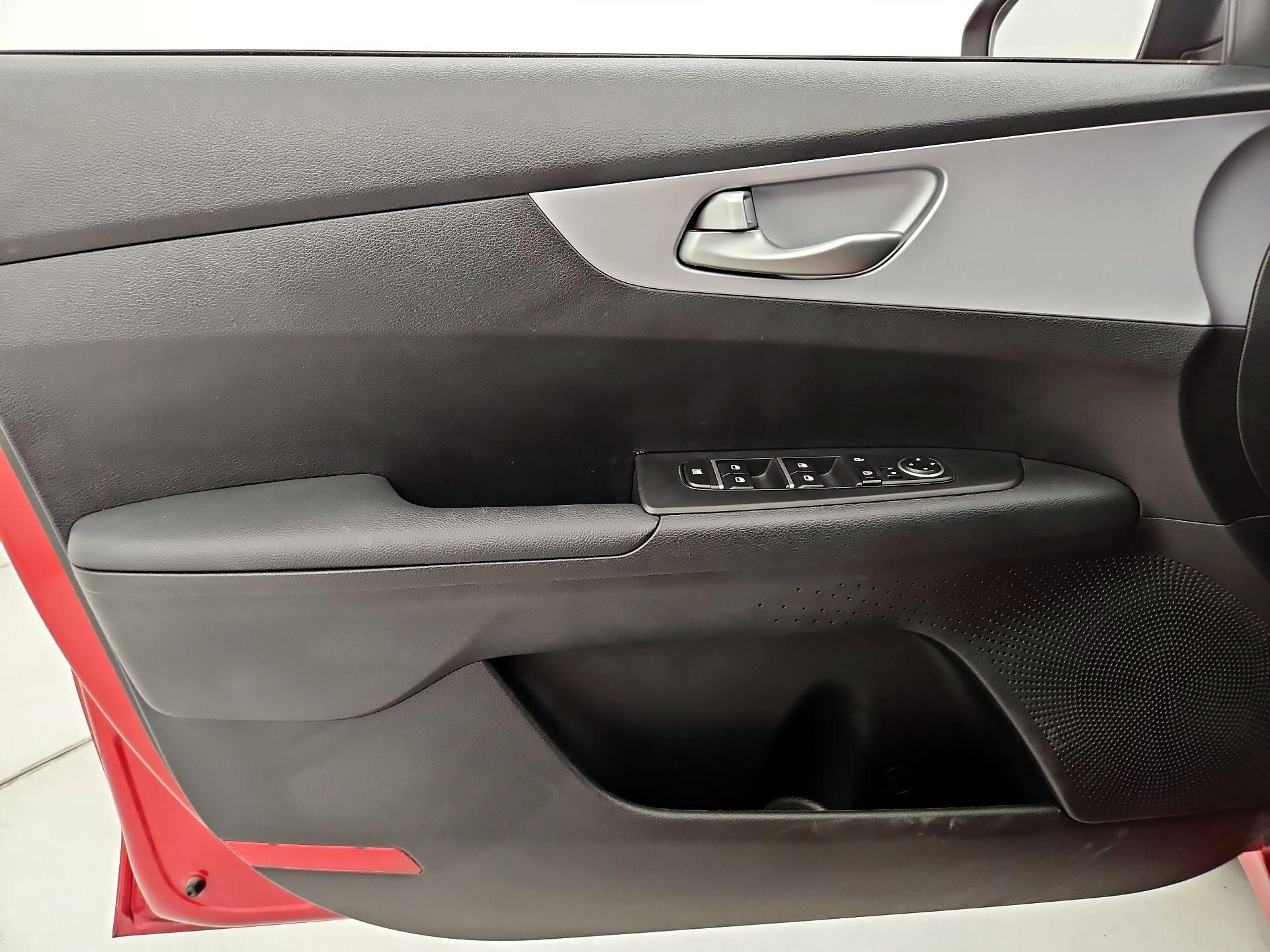 Thumbnail: 2024 Kia Forte - 12