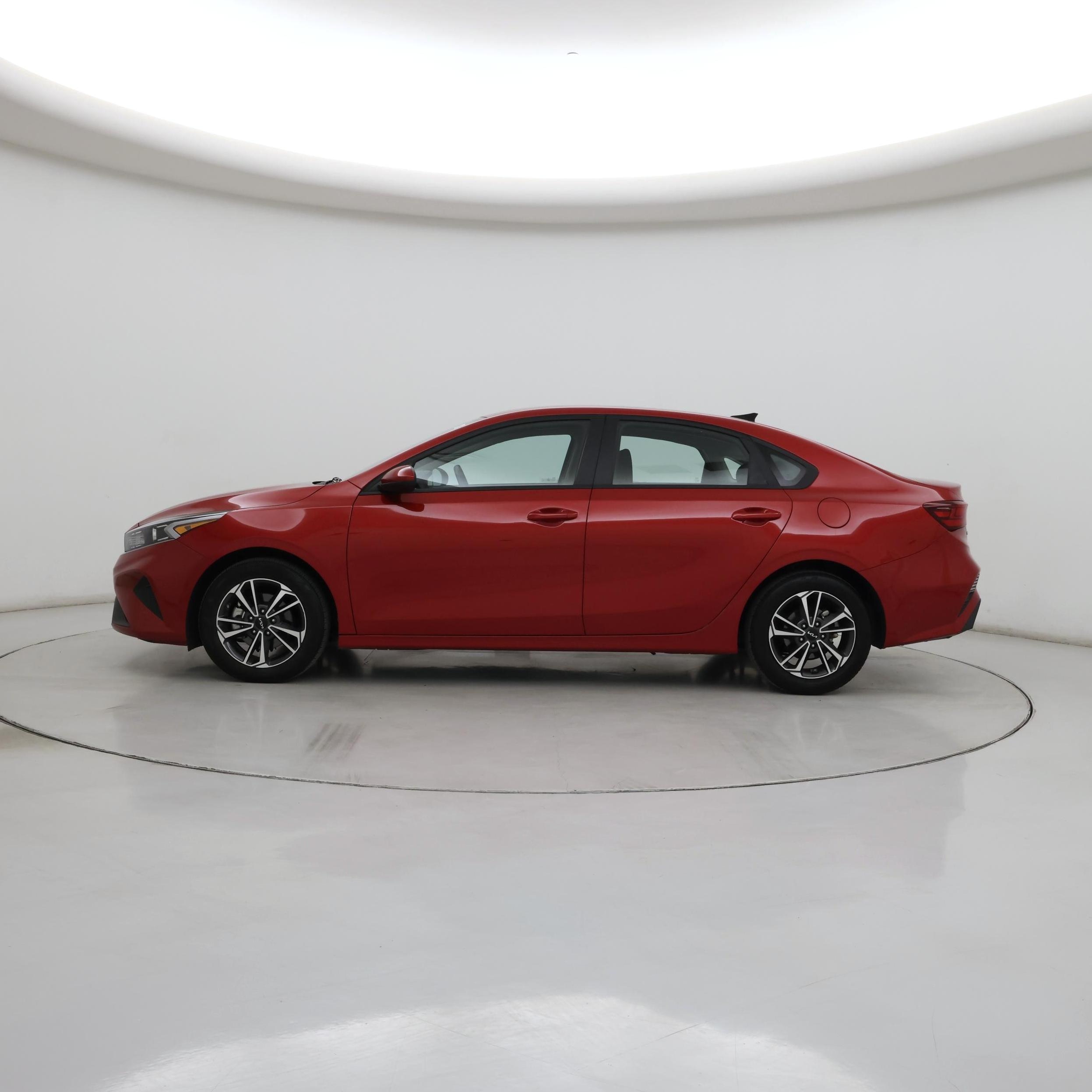 Thumbnail: 2024 Kia Forte - 3