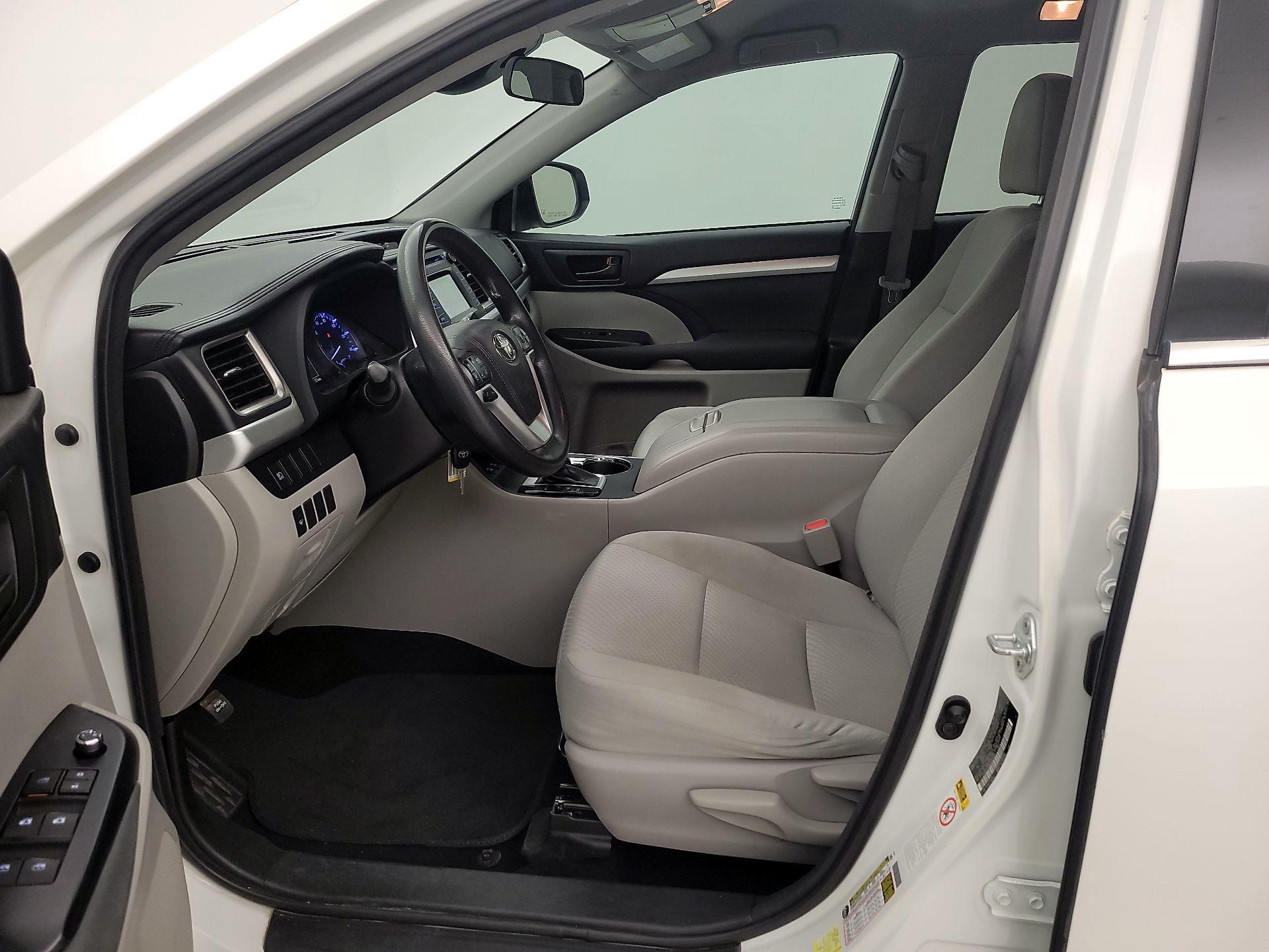 Thumbnail: 2018 Toyota Highlander - 11