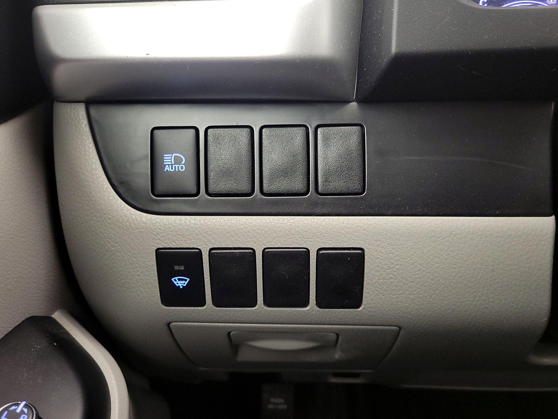 Thumbnail: 2018 Toyota Highlander - 13