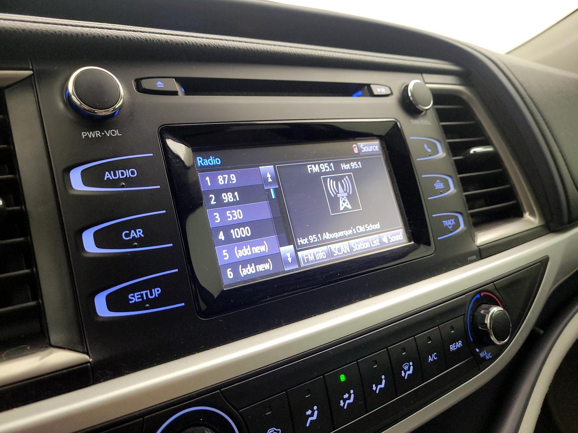 Thumbnail: 2018 Toyota Highlander - 15