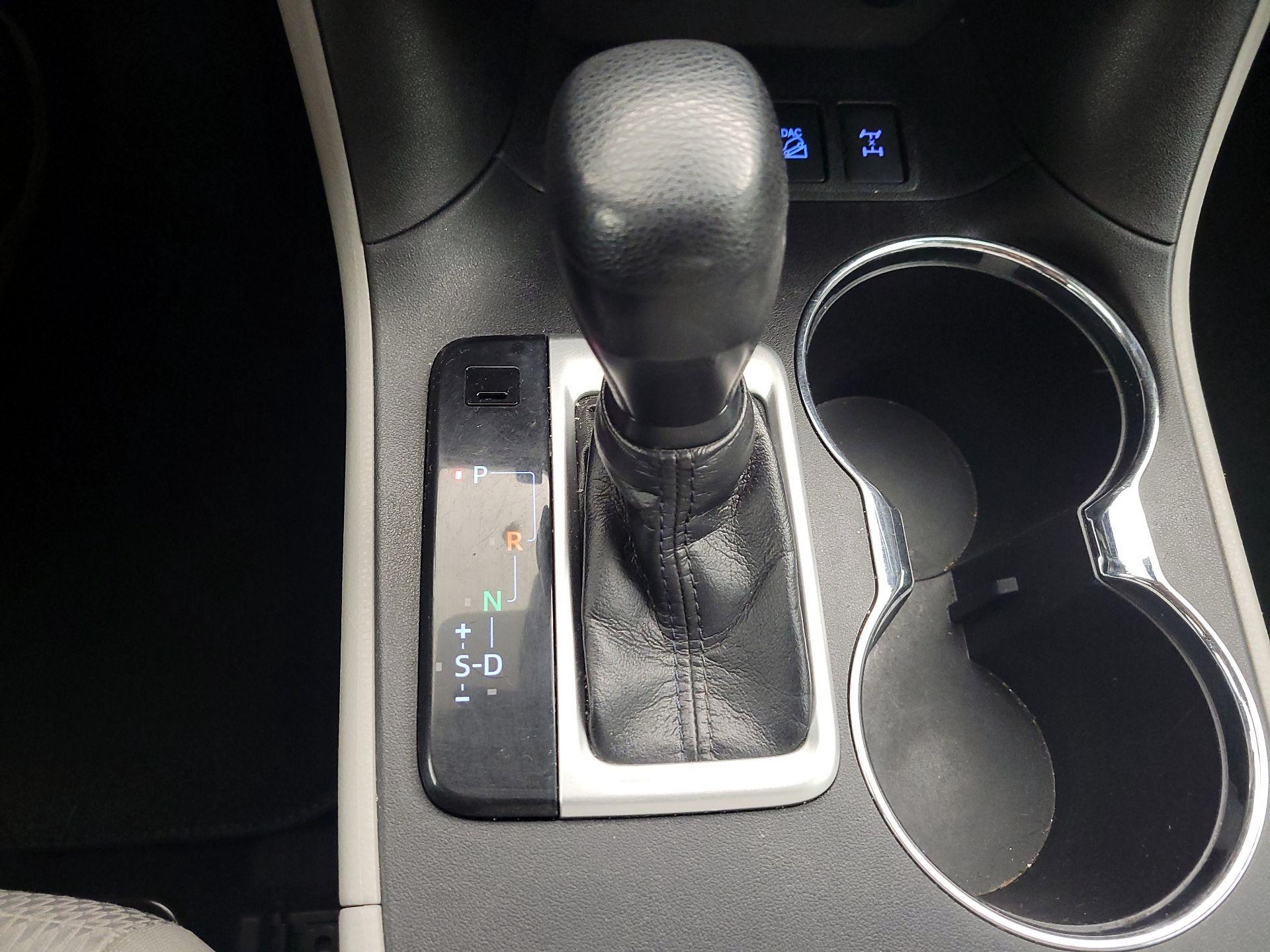 Thumbnail: 2018 Toyota Highlander - 17