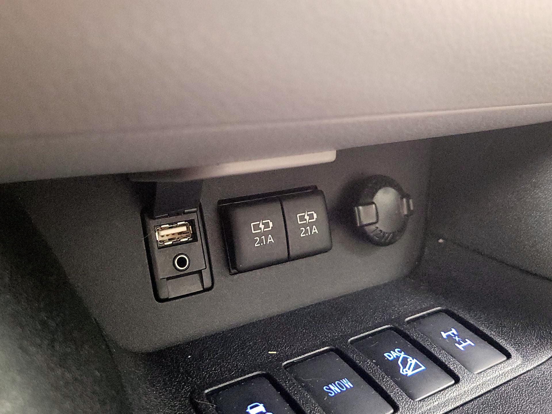 Thumbnail: 2018 Toyota Highlander - 18