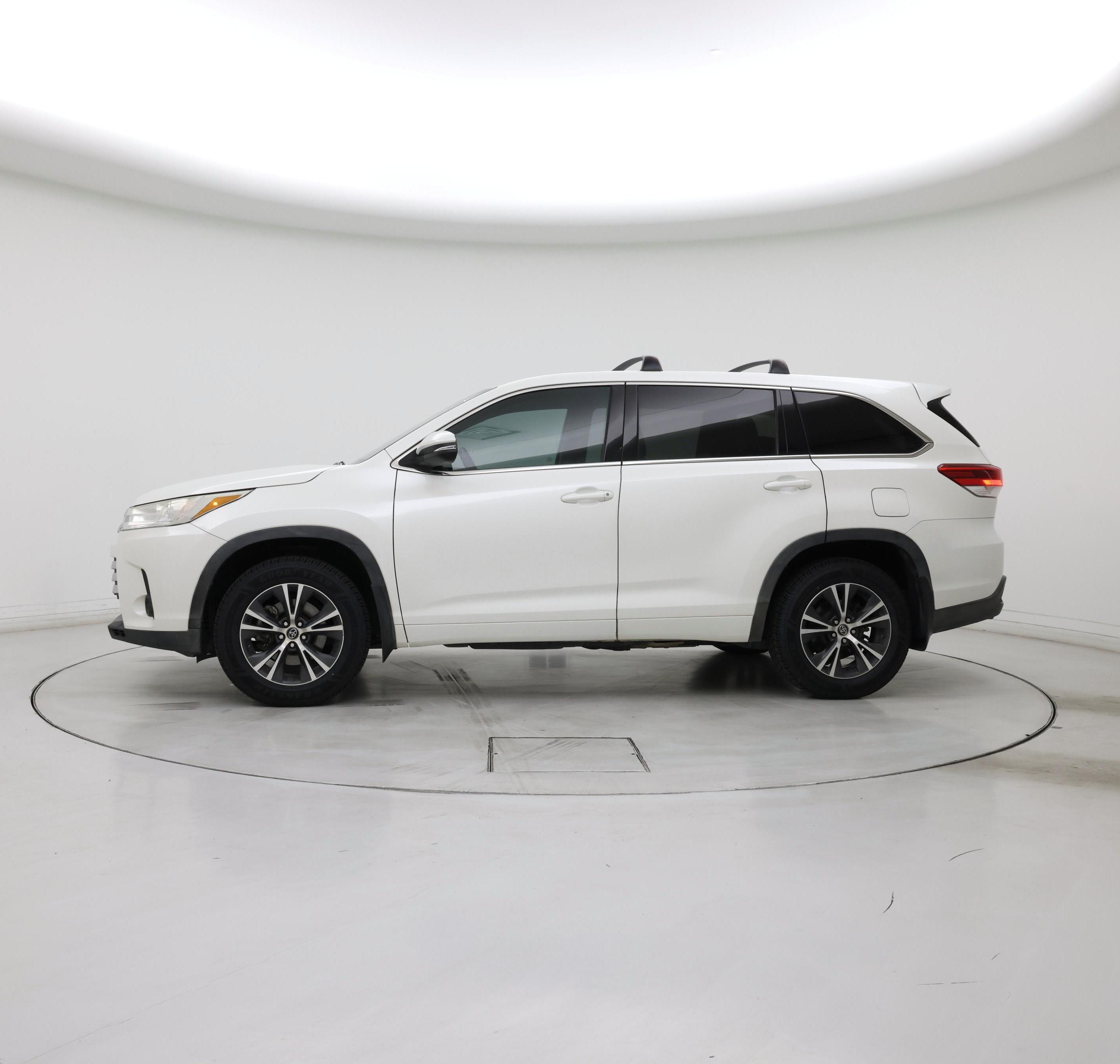 Thumbnail: 2018 Toyota Highlander - 3