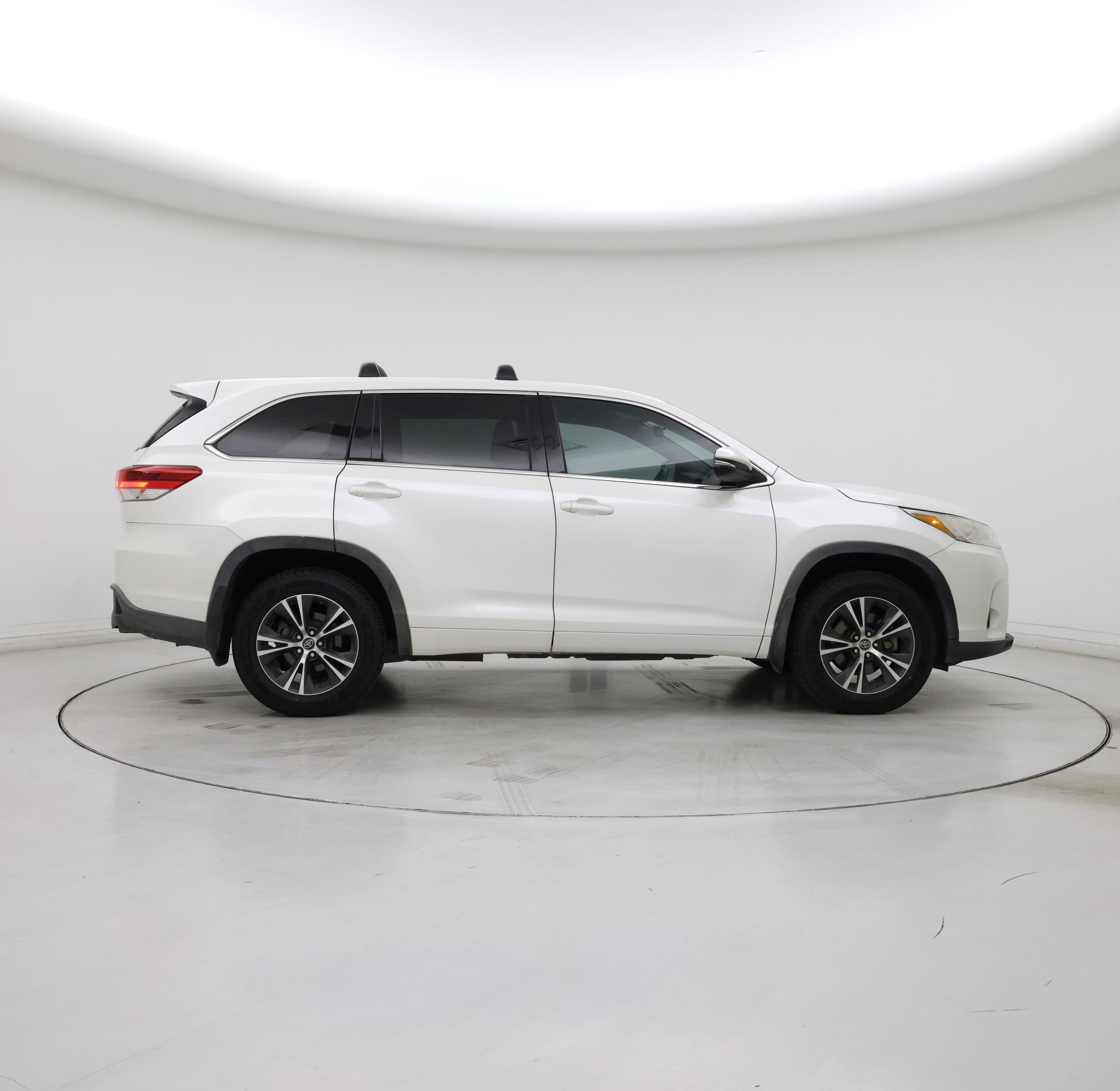 Thumbnail: 2018 Toyota Highlander - 7