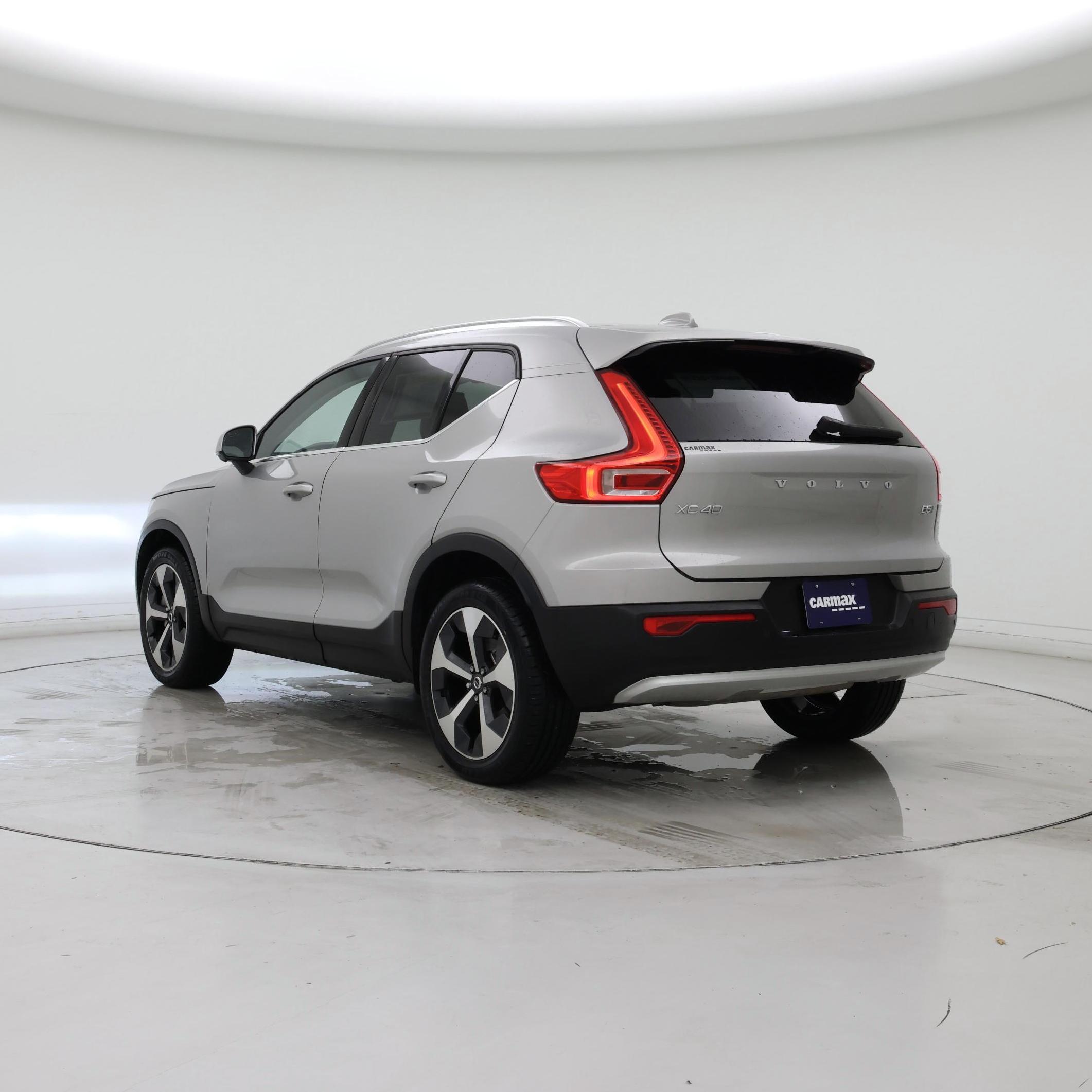 Thumbnail: 2023 Volvo XC40 - 2