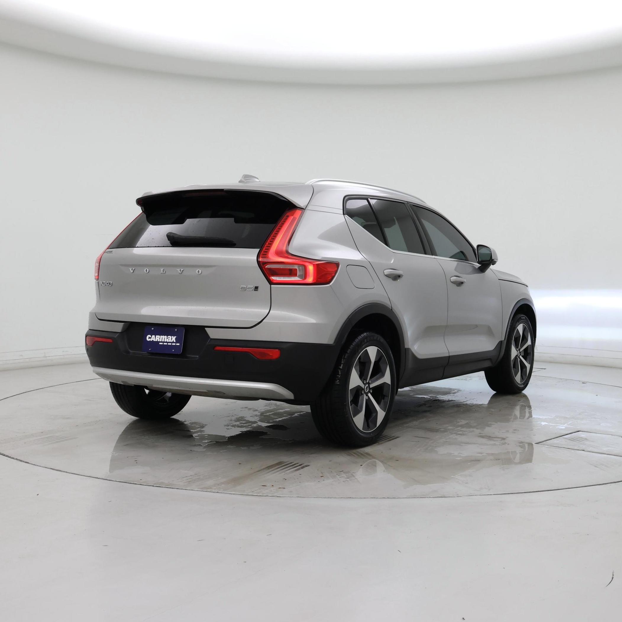 Thumbnail: 2023 Volvo XC40 - 8