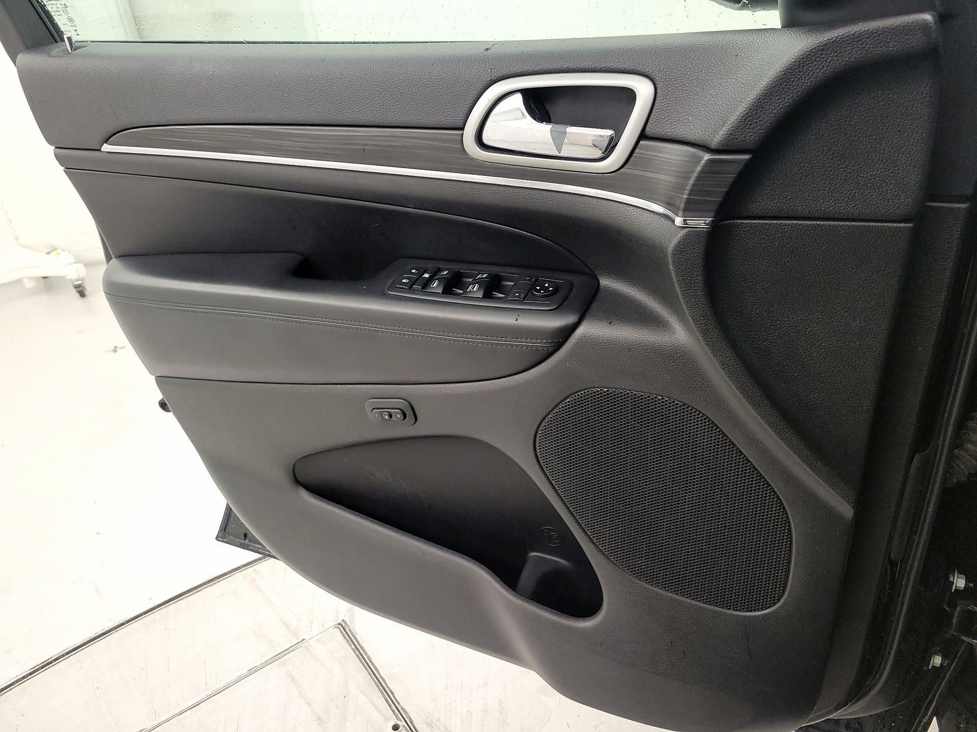 Thumbnail: 2019 Jeep Grand Cherokee - 12