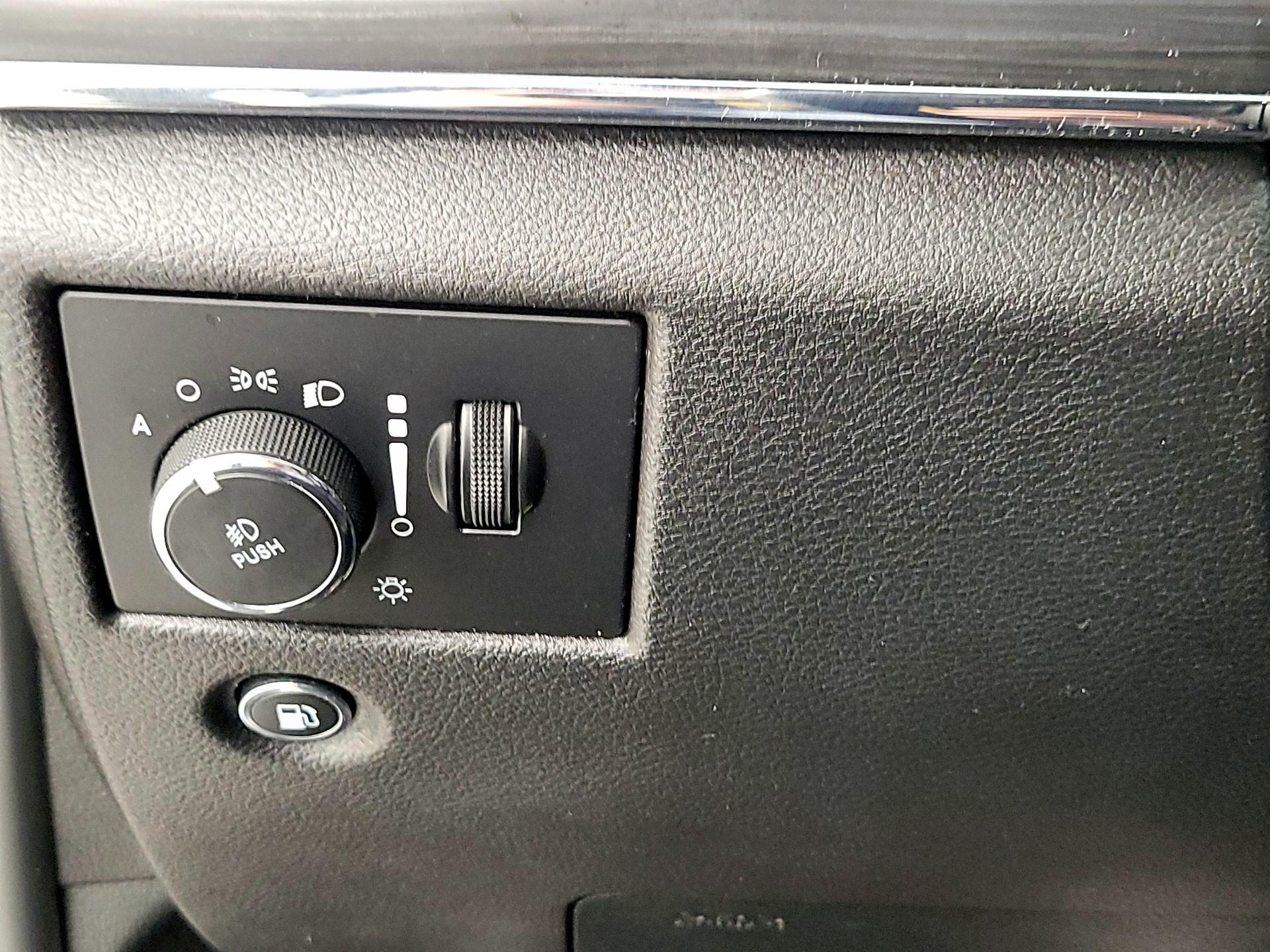 Thumbnail: 2019 Jeep Grand Cherokee - 13