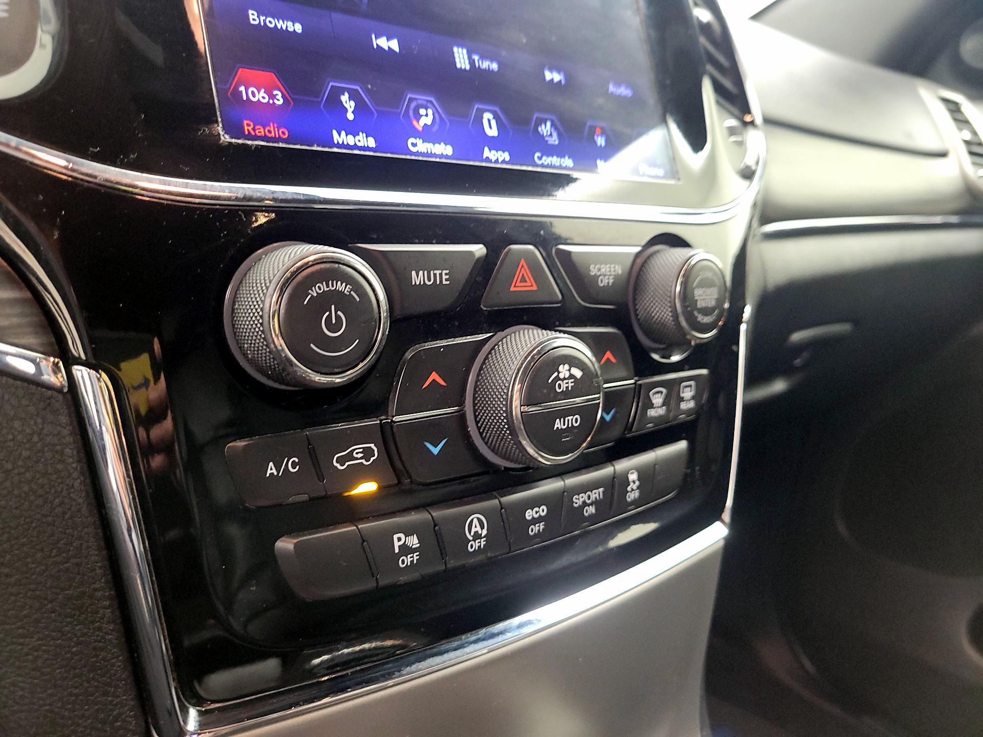 Thumbnail: 2019 Jeep Grand Cherokee - 16