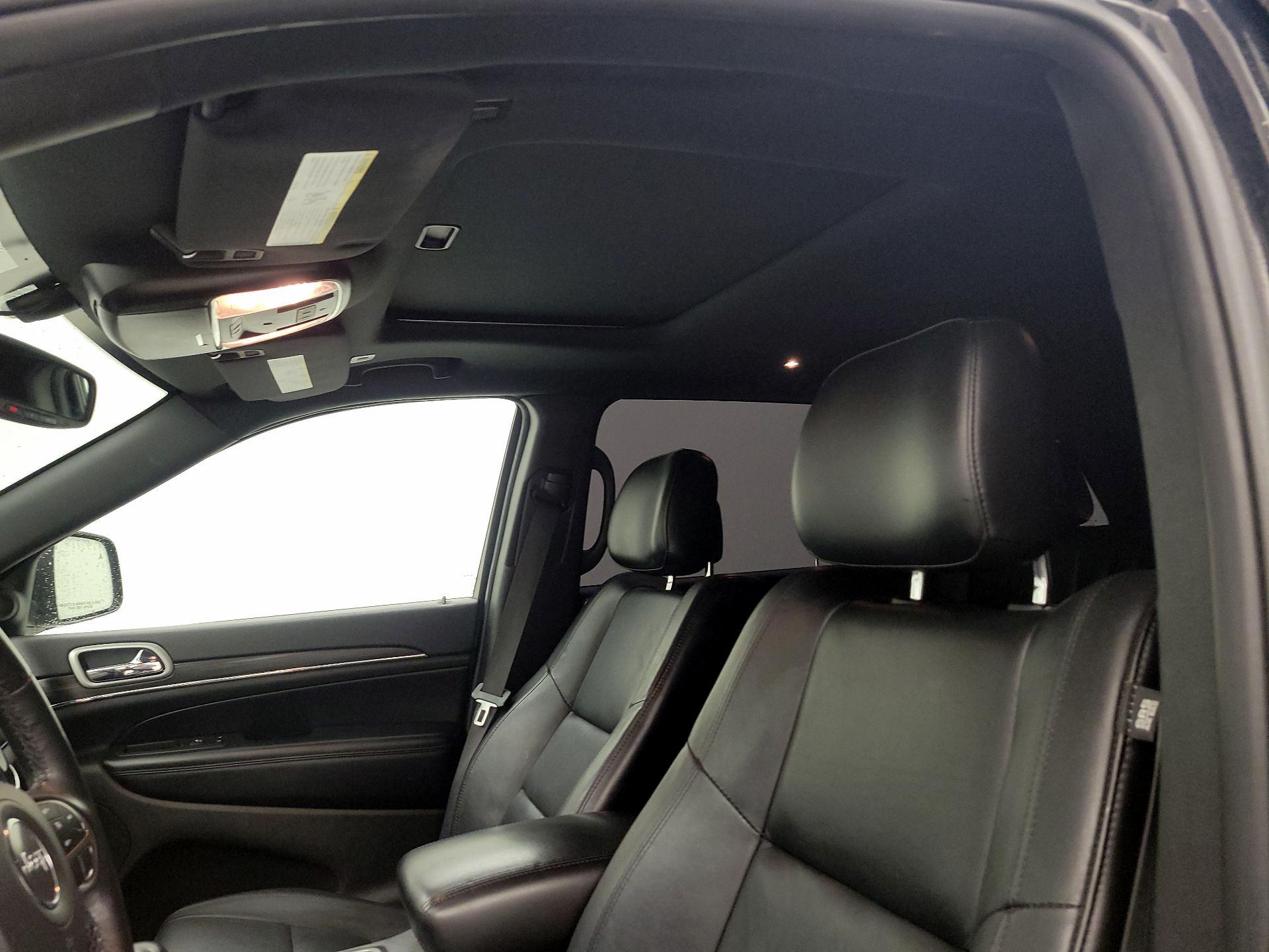 Thumbnail: 2019 Jeep Grand Cherokee - 18