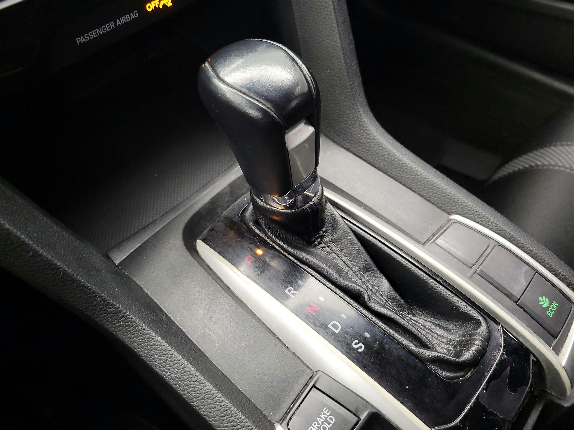 Thumbnail: 2019 Honda Civic - 17