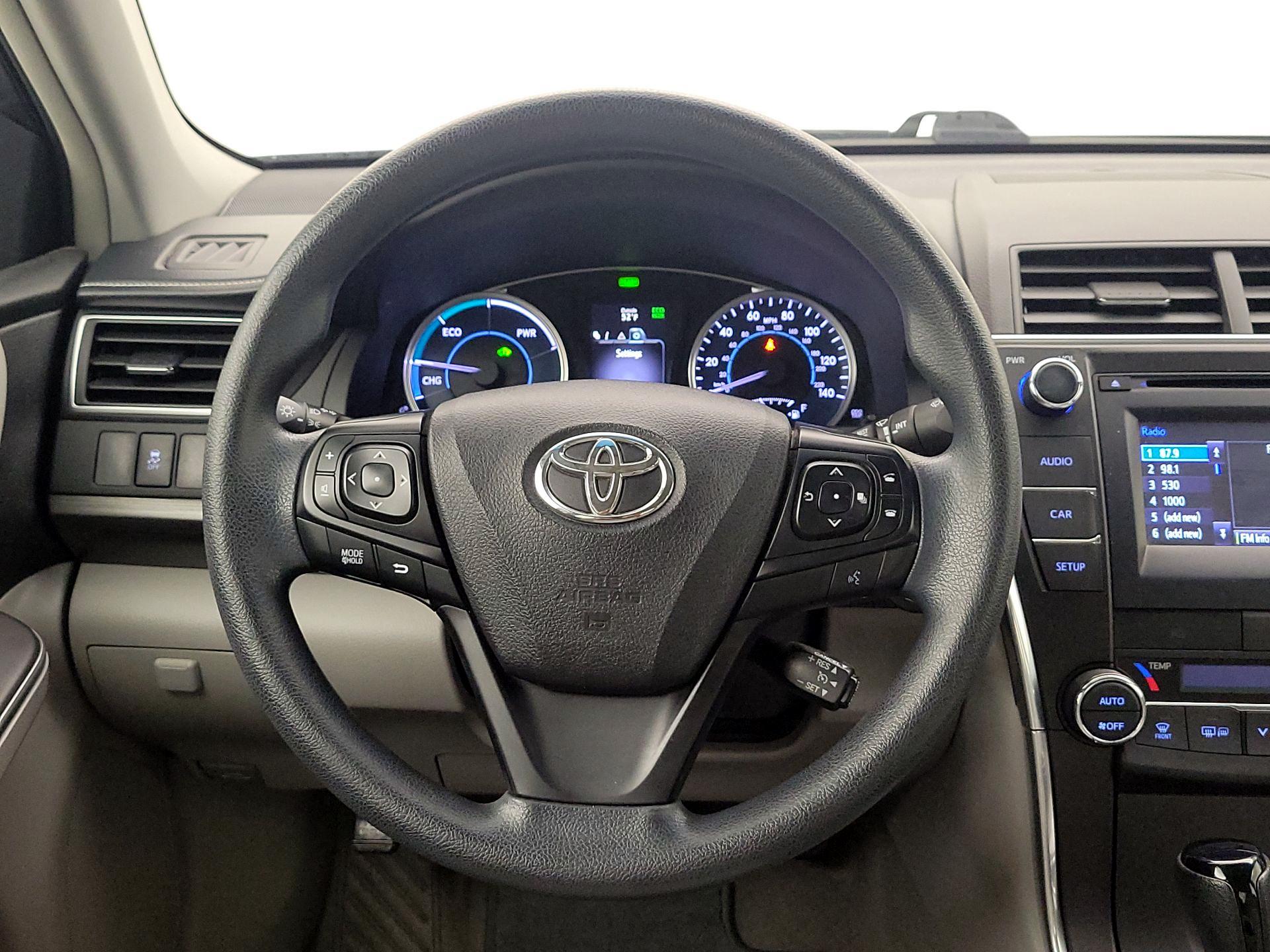 Thumbnail: 2015 Toyota Camry - 10