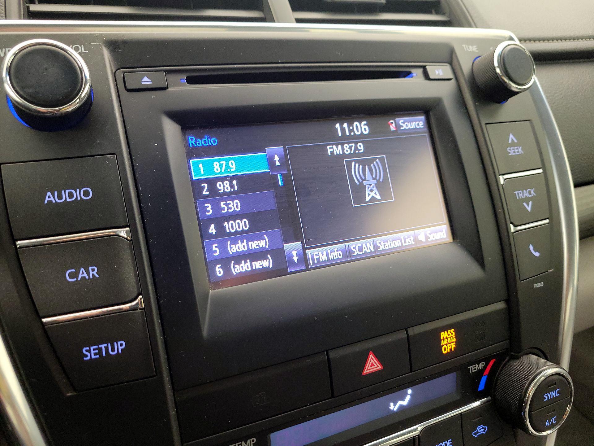 Thumbnail: 2015 Toyota Camry - 15