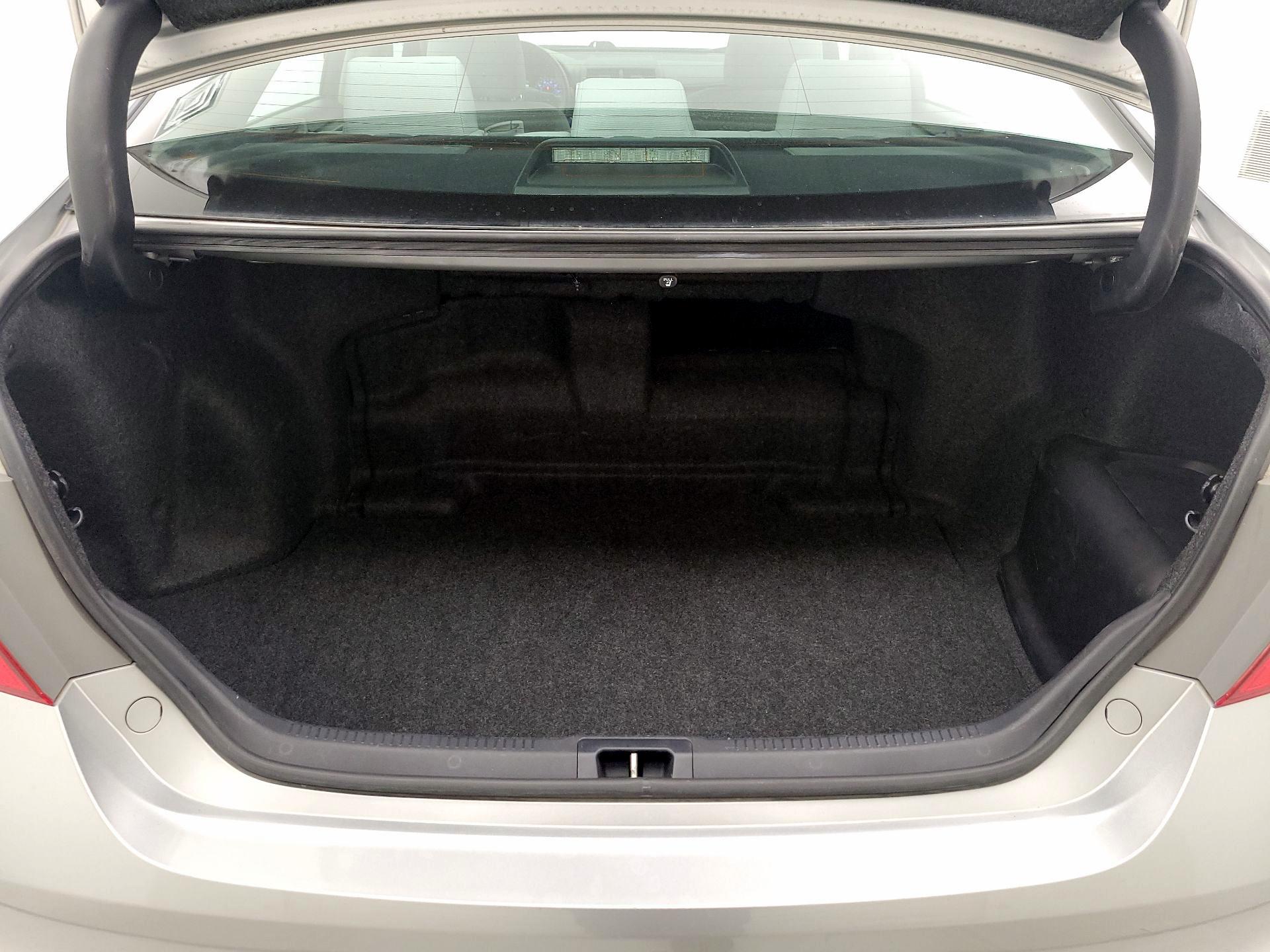 Thumbnail: 2015 Toyota Camry - 20