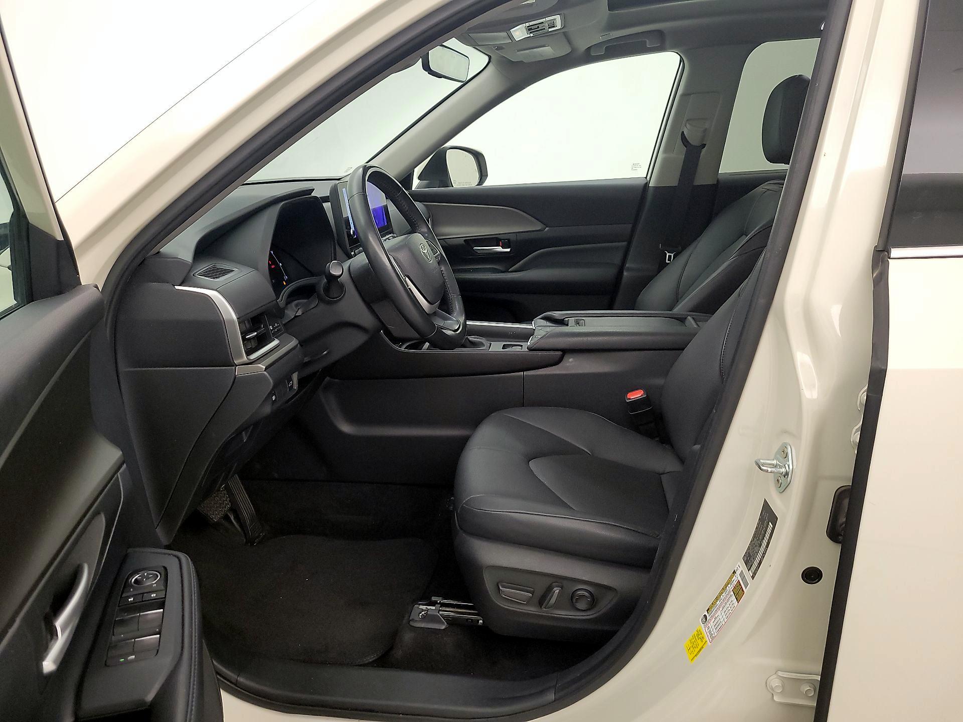 Thumbnail: 2024 Toyota Grand Highlander - 11