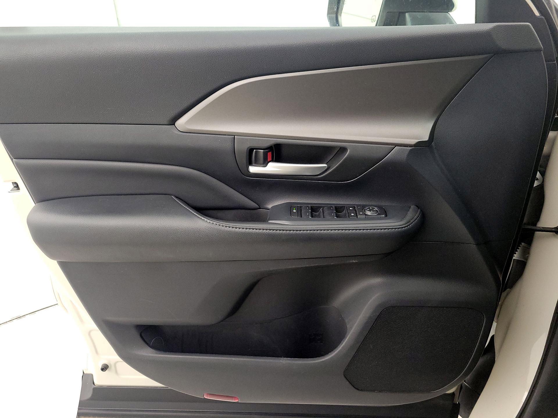 Thumbnail: 2024 Toyota Grand Highlander - 12