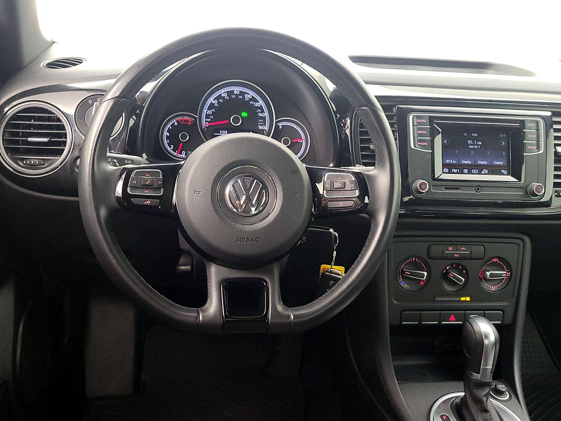 Thumbnail: 2018 Volkswagen Beetle - 10