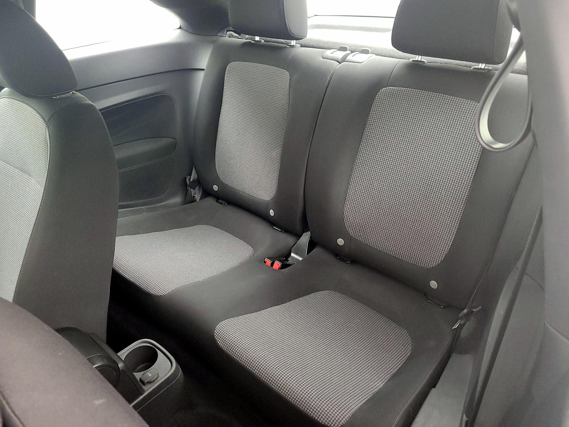 Thumbnail: 2018 Volkswagen Beetle - 19