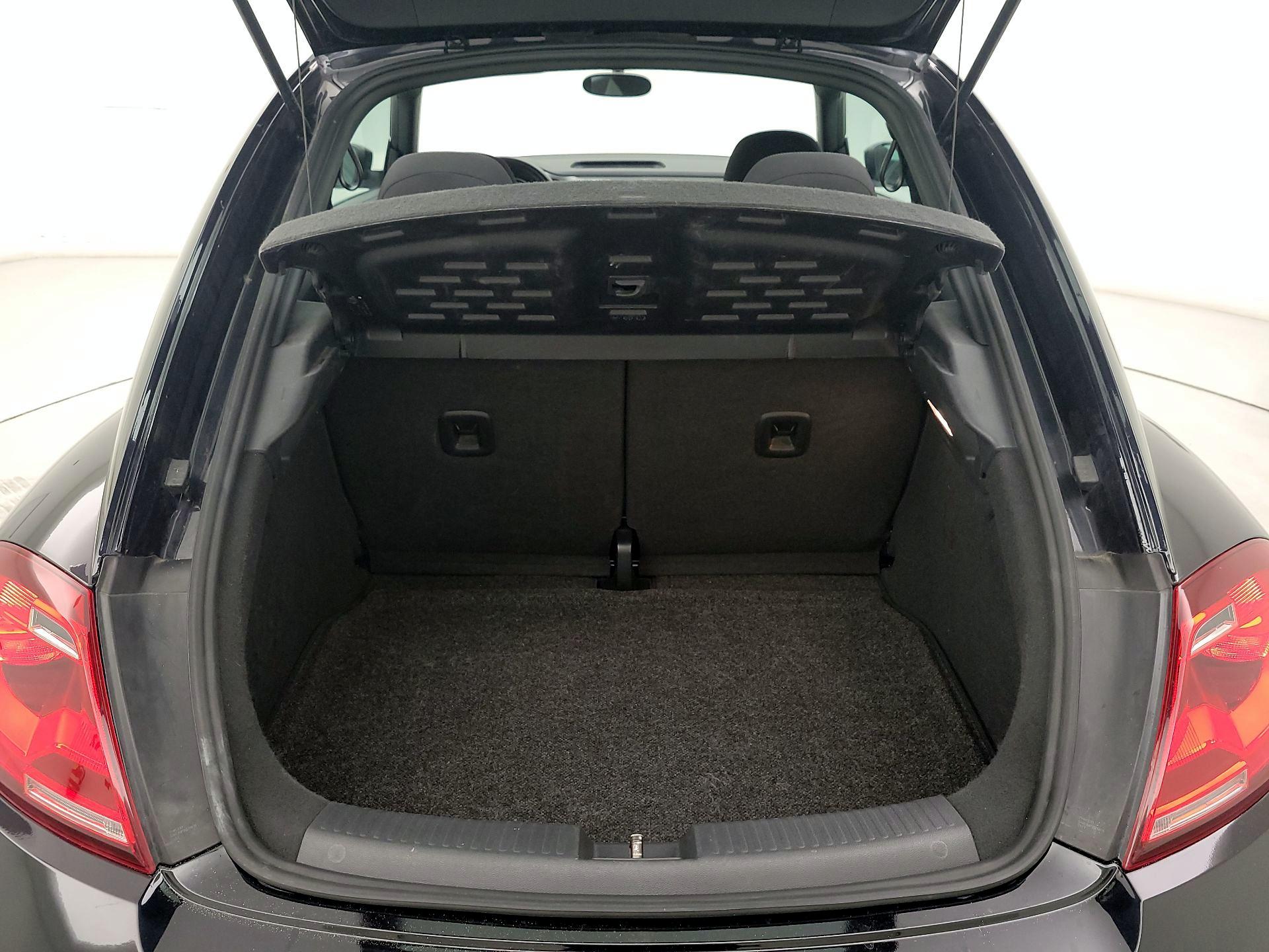 Thumbnail: 2018 Volkswagen Beetle - 20