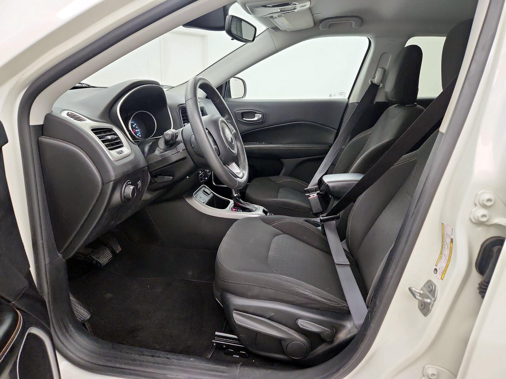 Thumbnail: 2021 Jeep Compass - 11