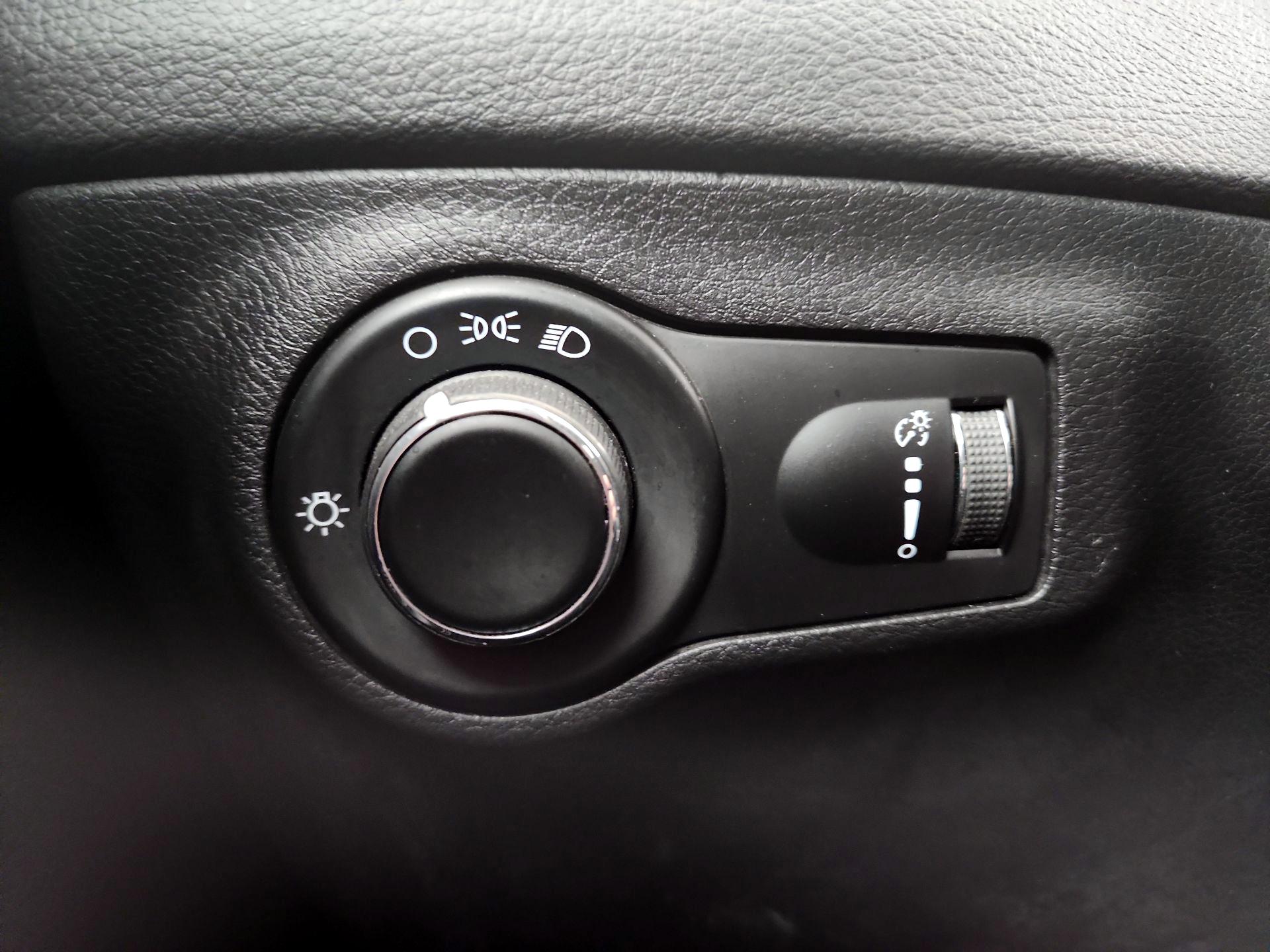 Thumbnail: 2021 Jeep Compass - 13