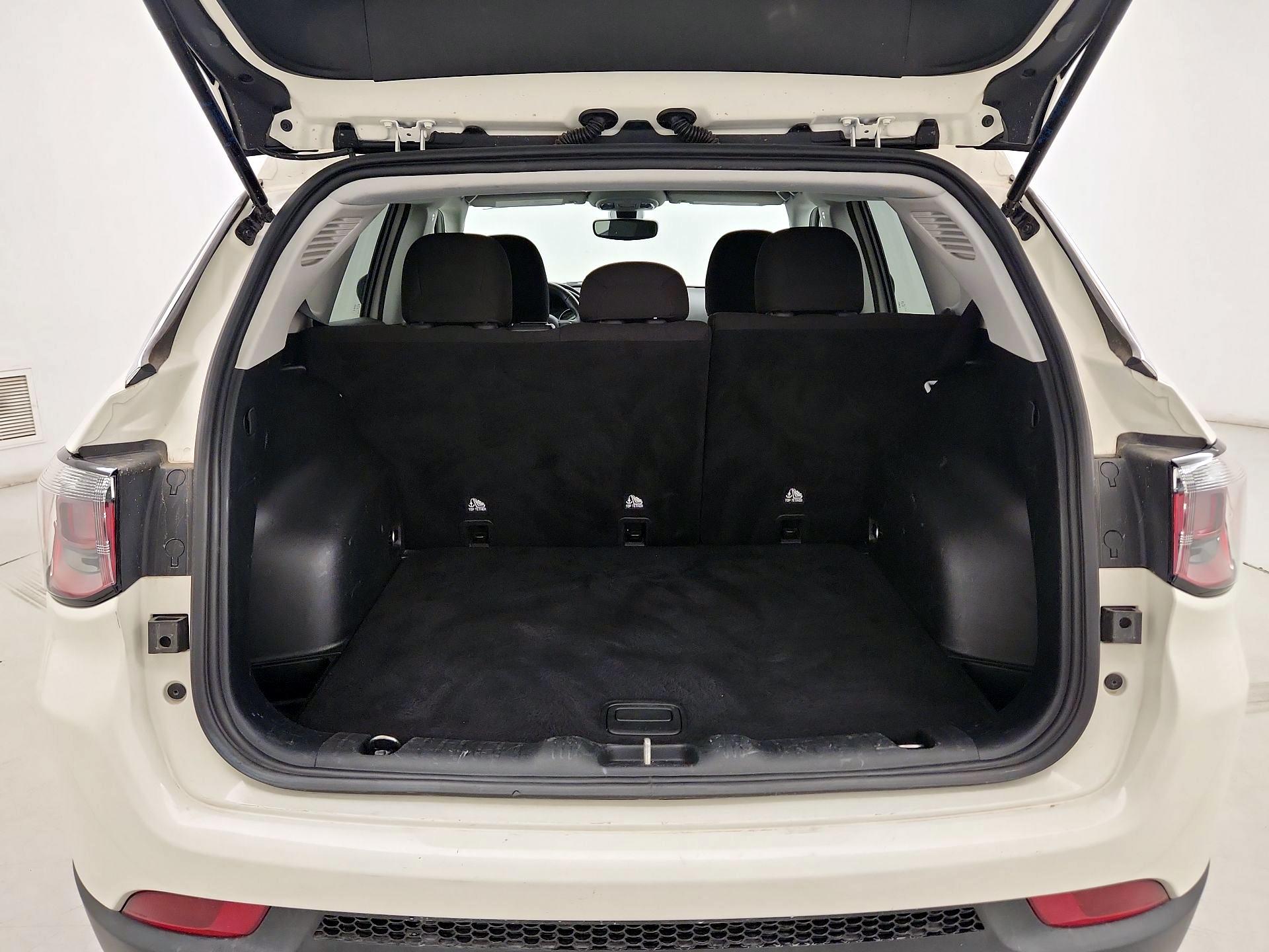 Thumbnail: 2021 Jeep Compass - 20