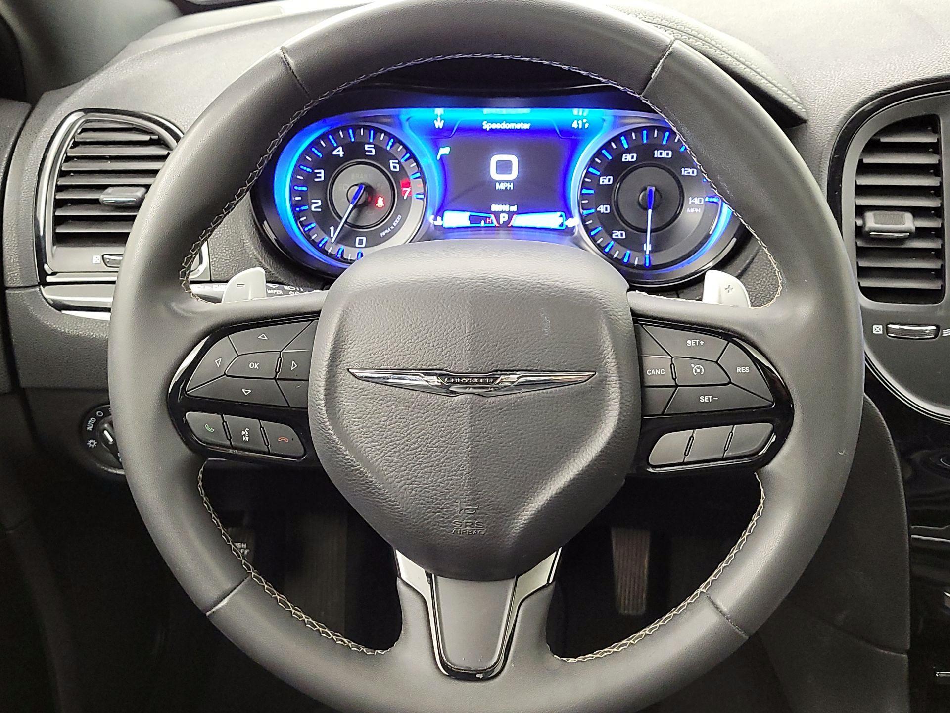 Thumbnail: 2023 Chrysler 300 - 10