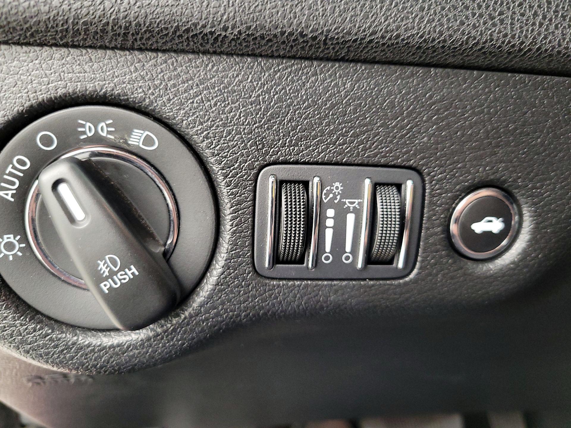 Thumbnail: 2023 Chrysler 300 - 13