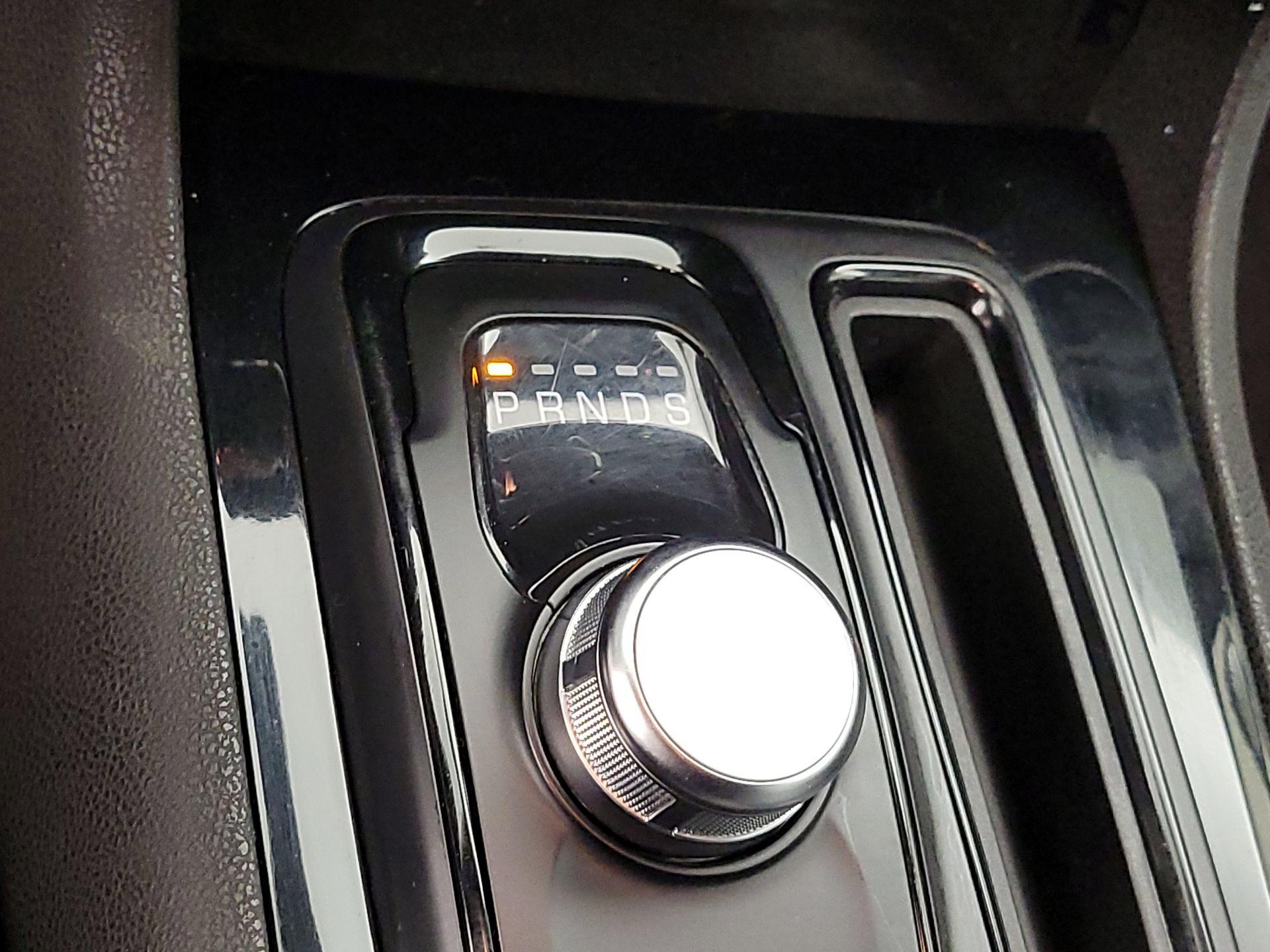 Thumbnail: 2023 Chrysler 300 - 17