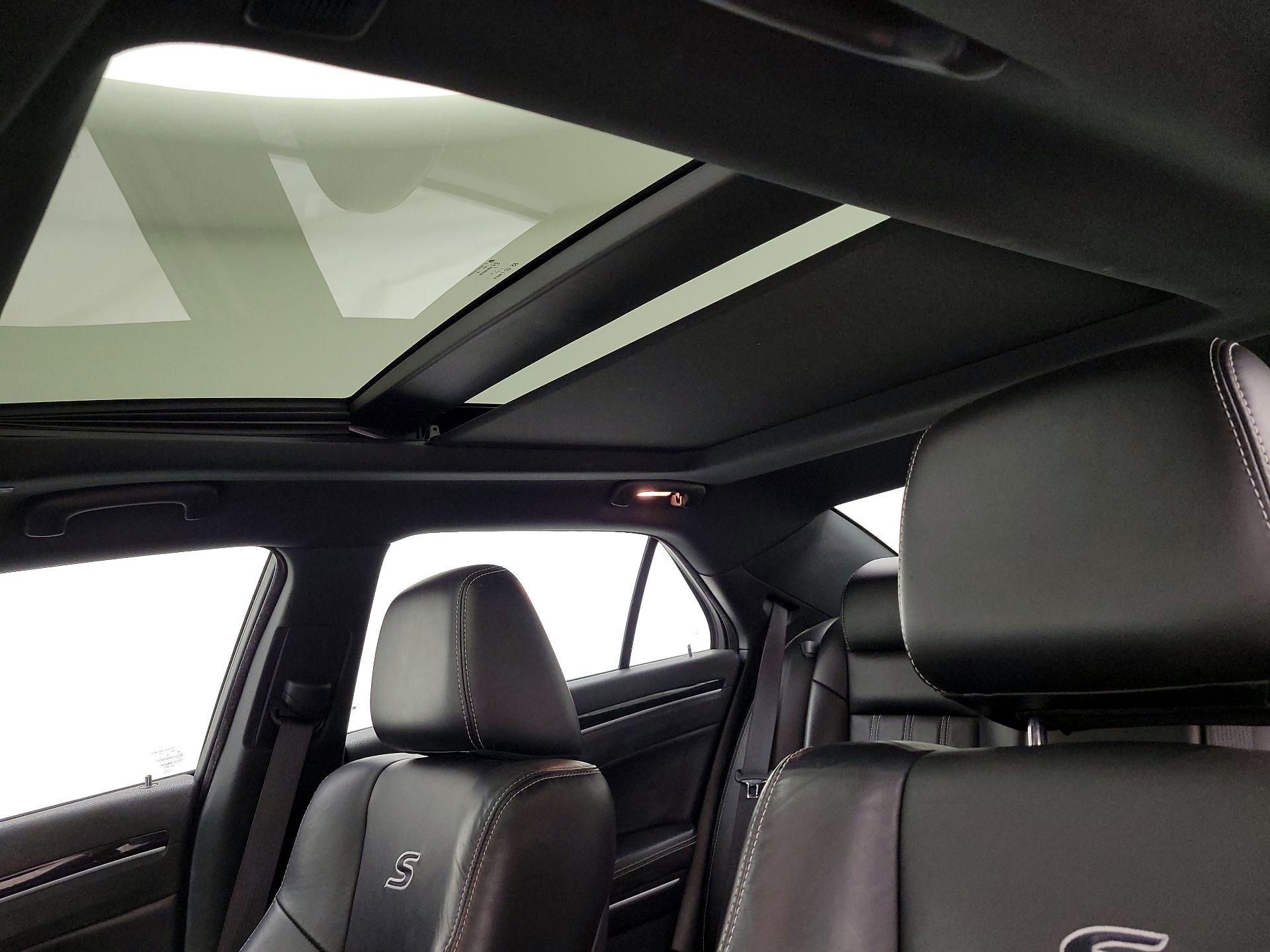 Thumbnail: 2023 Chrysler 300 - 19