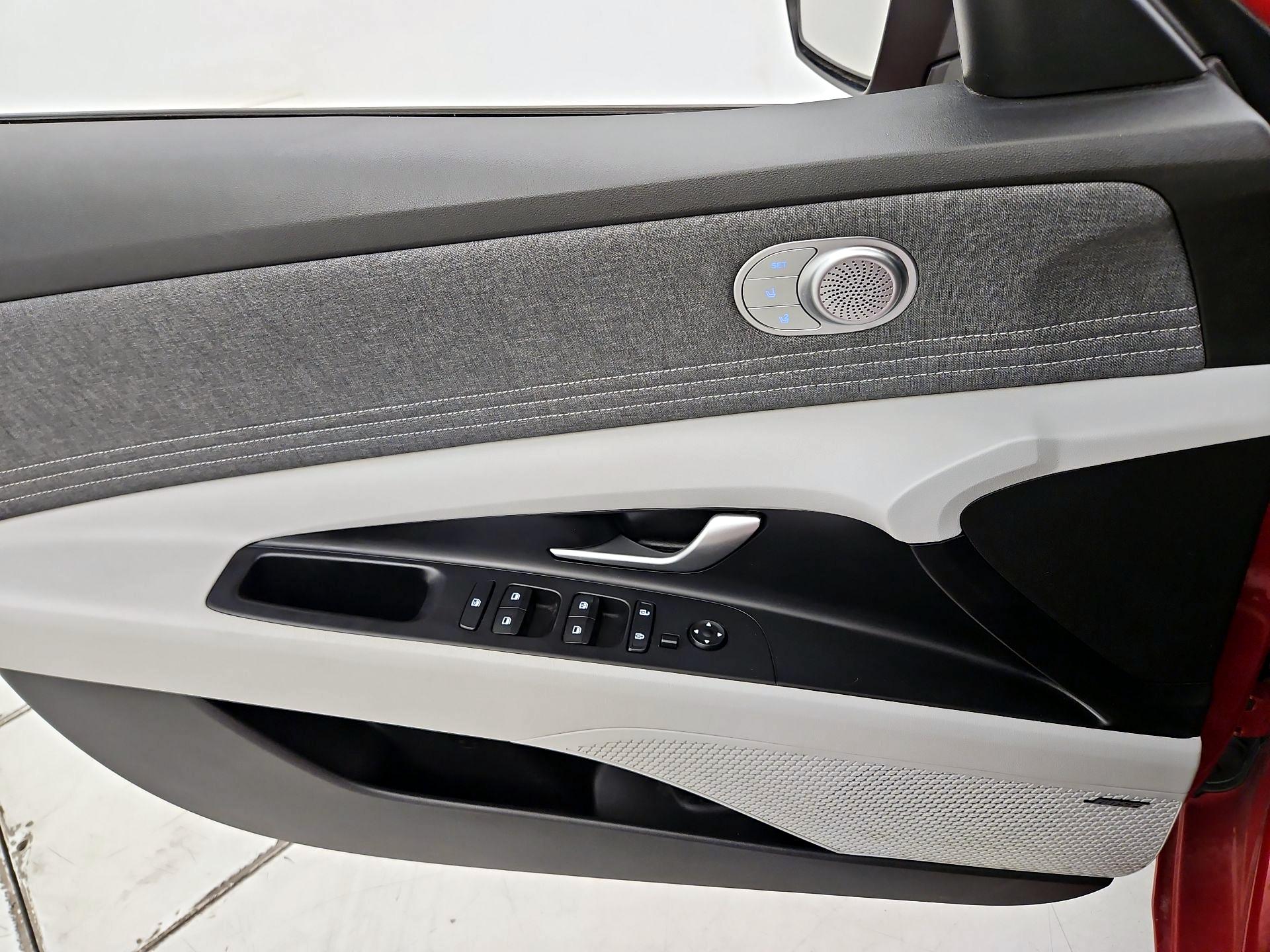 Thumbnail: 2023 Hyundai Elantra - 12