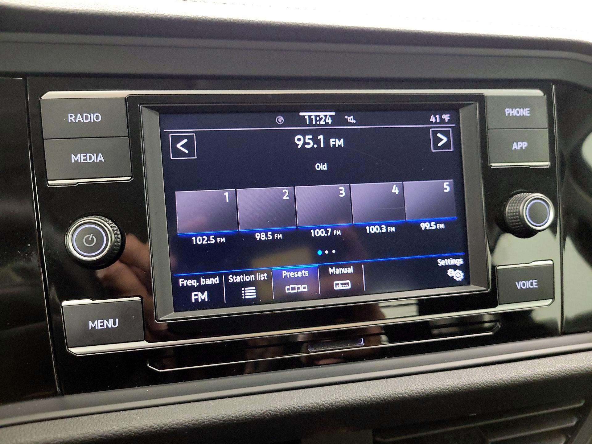 Thumbnail: 2024 Volkswagen Jetta - 15