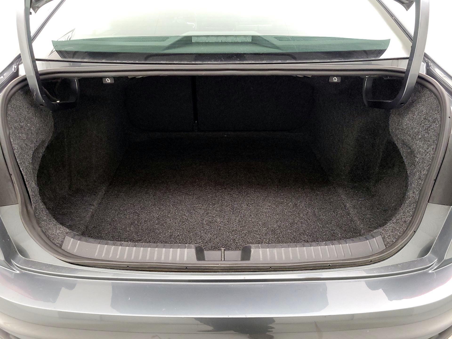 Thumbnail: 2024 Volkswagen Jetta - 20