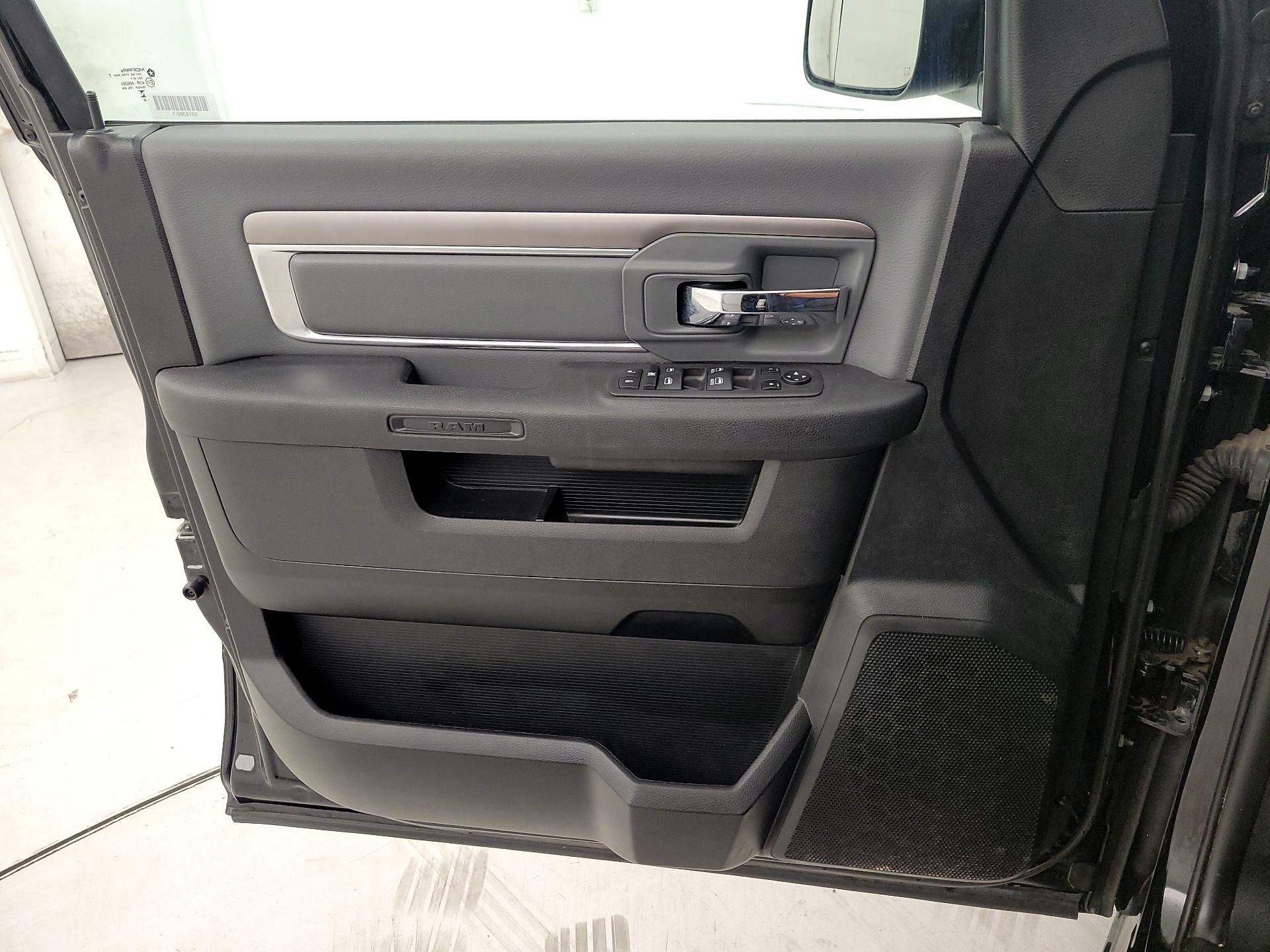 Thumbnail: 2023 RAM 1500 Classic - 12