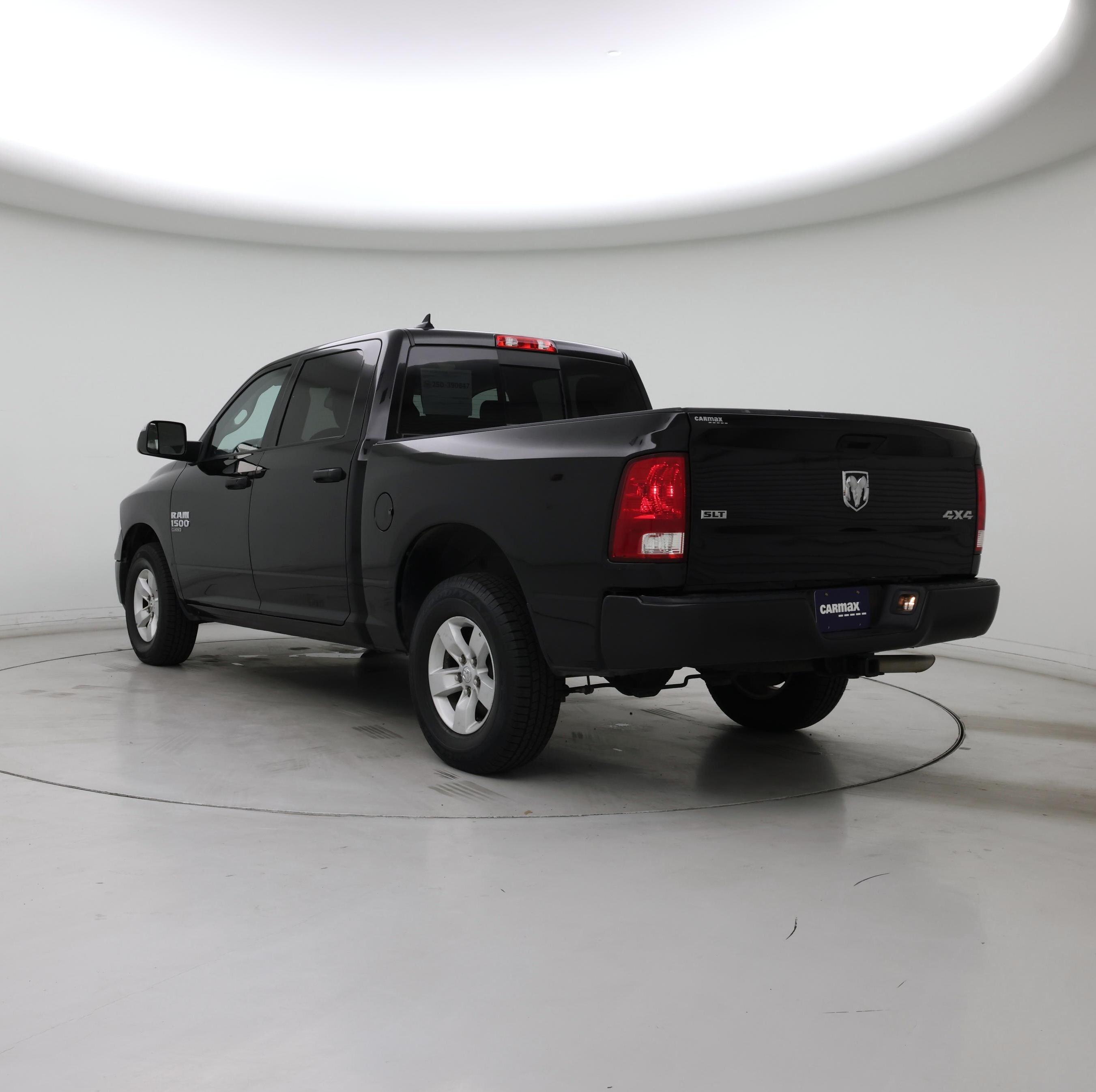 Thumbnail: 2023 RAM 1500 Classic - 2