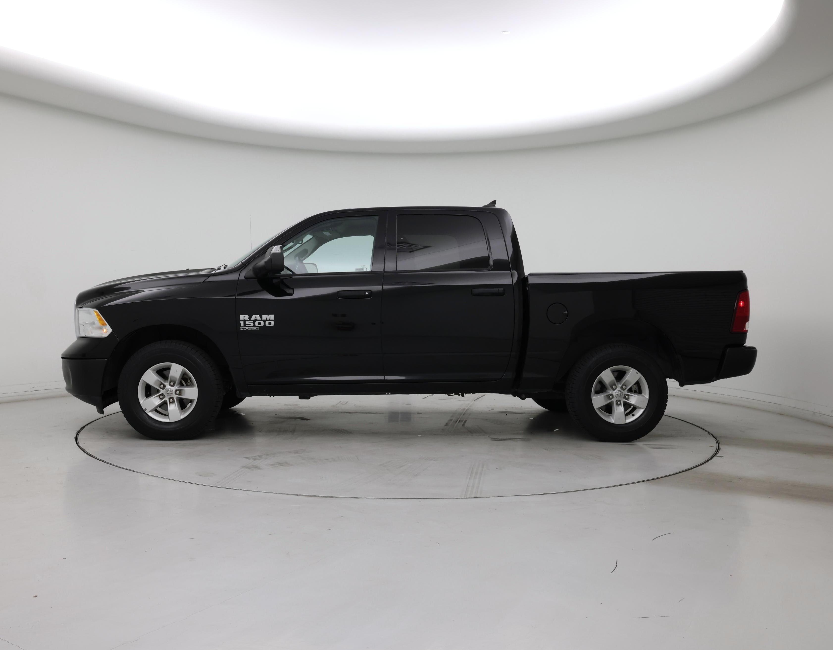 Thumbnail: 2023 RAM 1500 Classic - 3