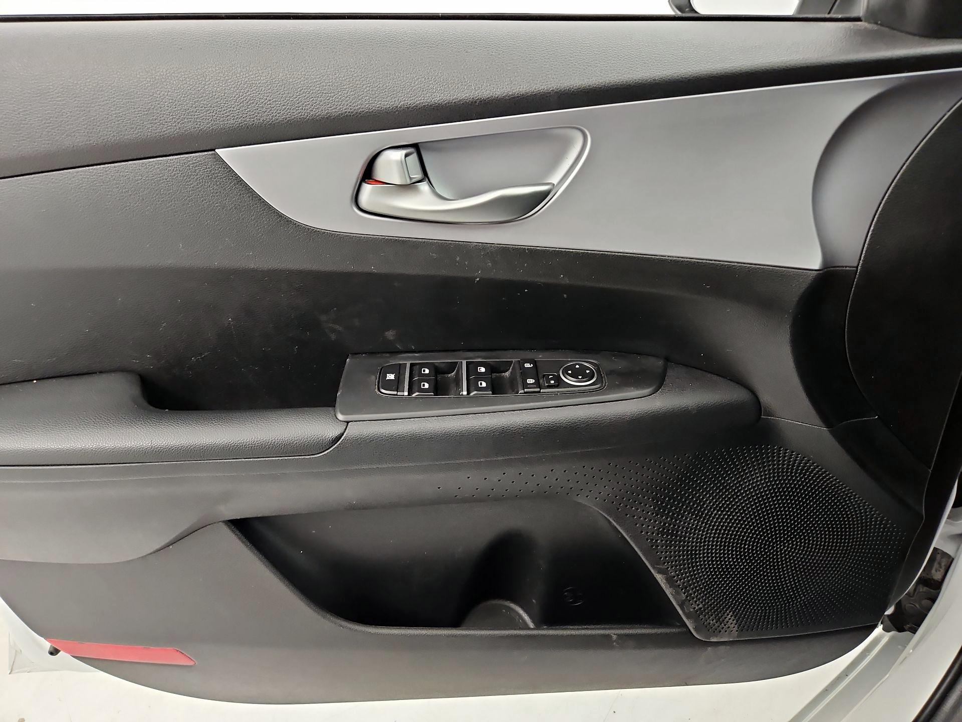 Thumbnail: 2024 Kia Forte - 12