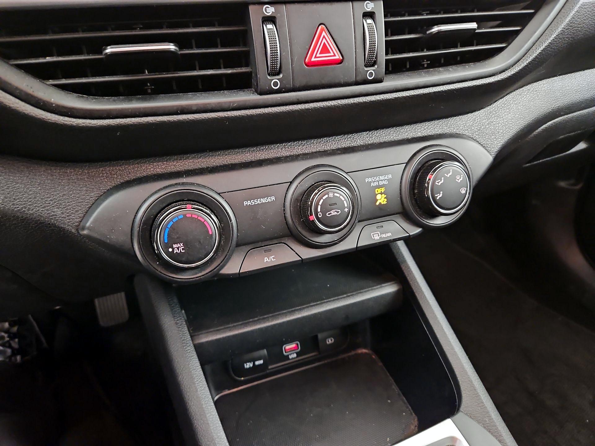 Thumbnail: 2024 Kia Forte - 16