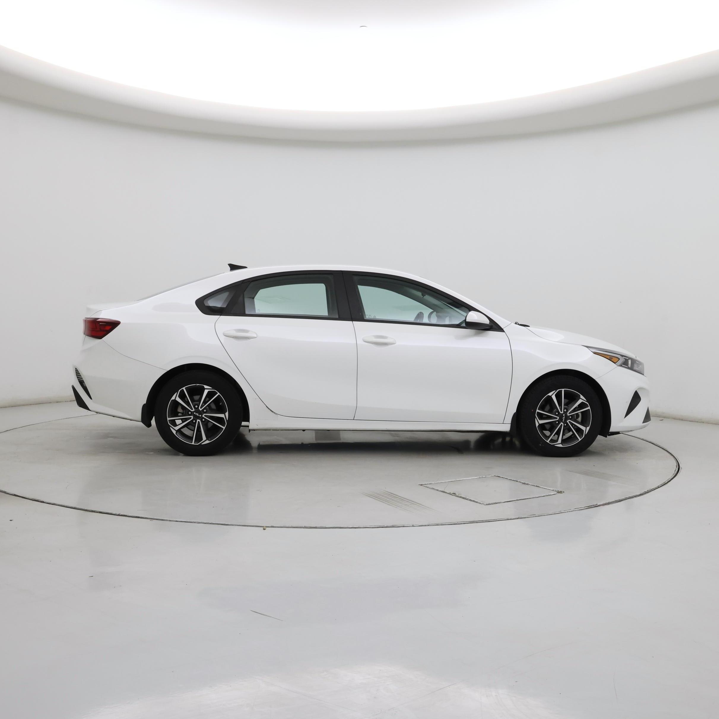 Thumbnail: 2024 Kia Forte - 7