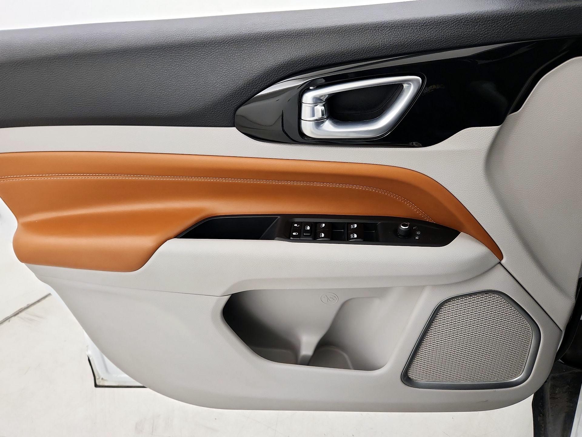 Thumbnail: 2023 Jeep Compass - 12