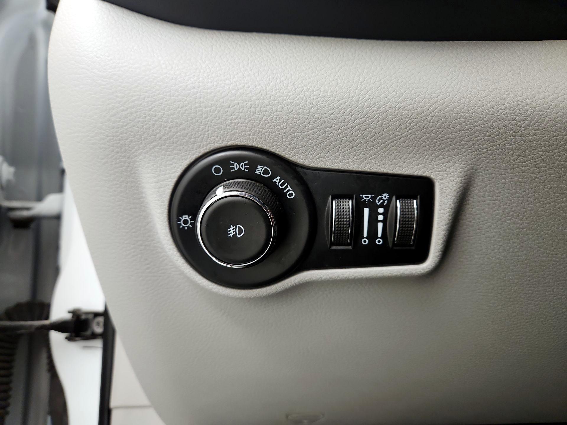 Thumbnail: 2023 Jeep Compass - 13