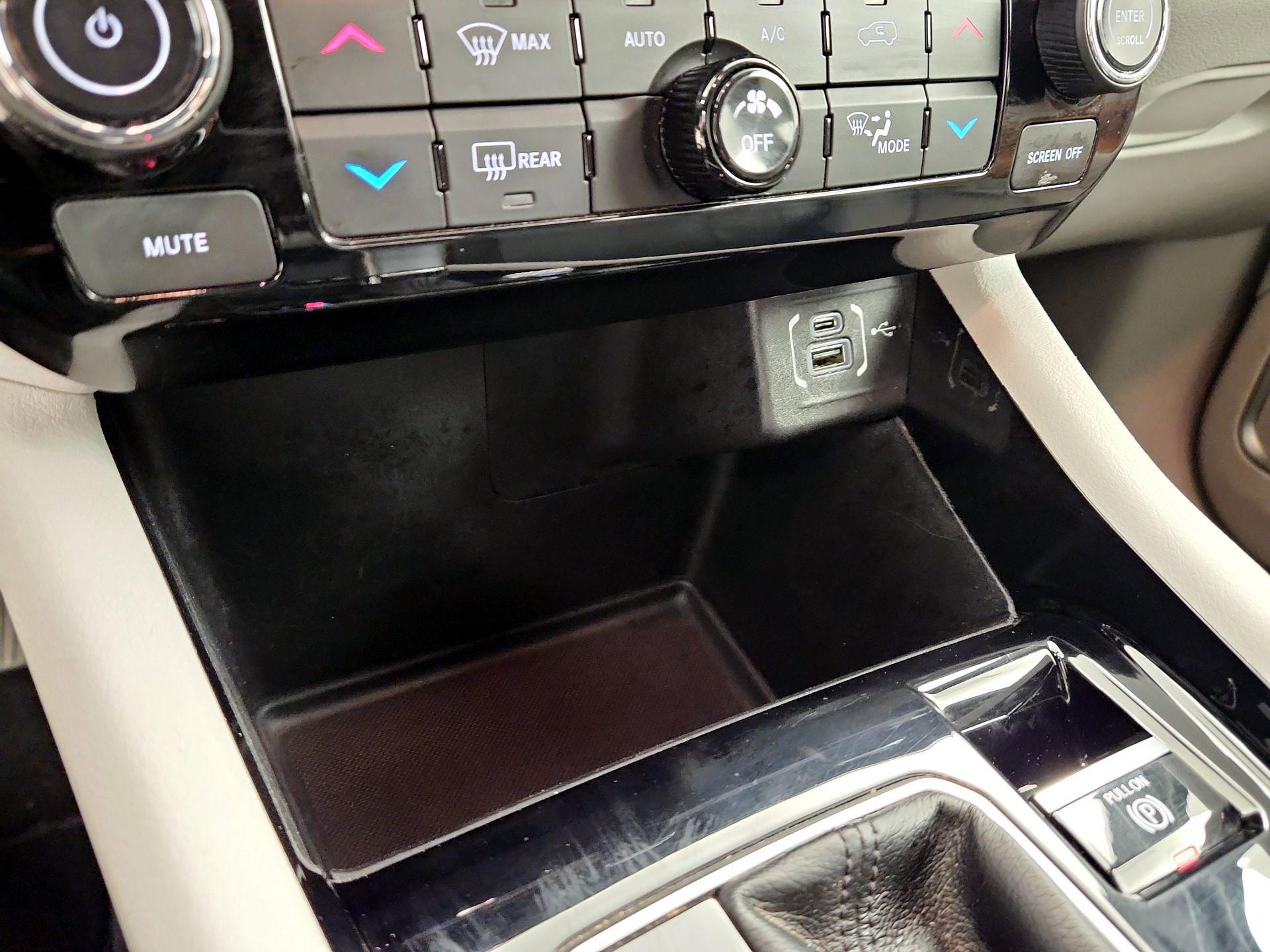 Thumbnail: 2023 Jeep Compass - 18