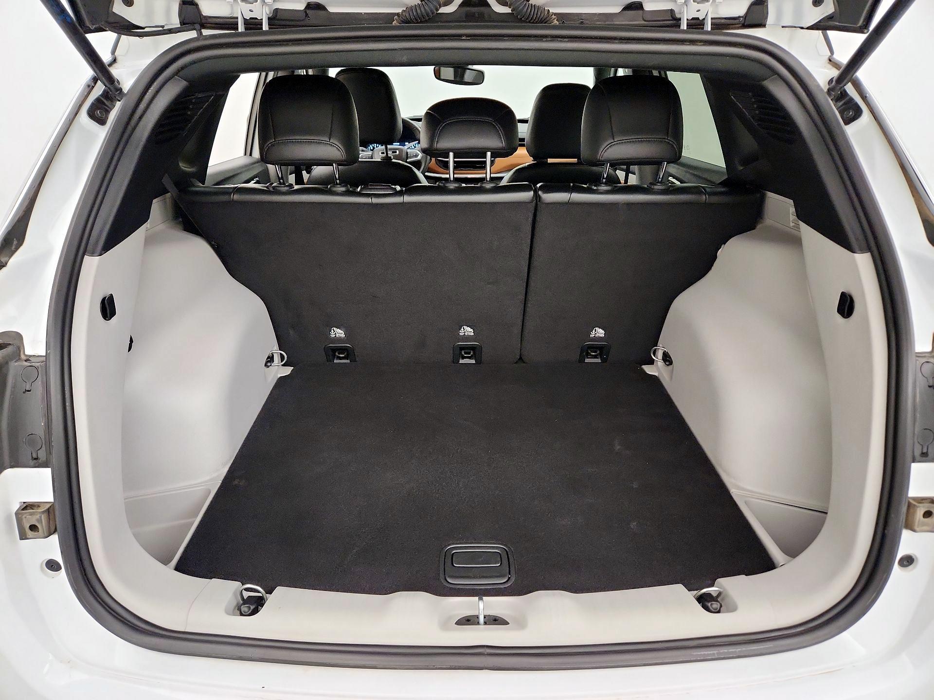 Thumbnail: 2023 Jeep Compass - 20