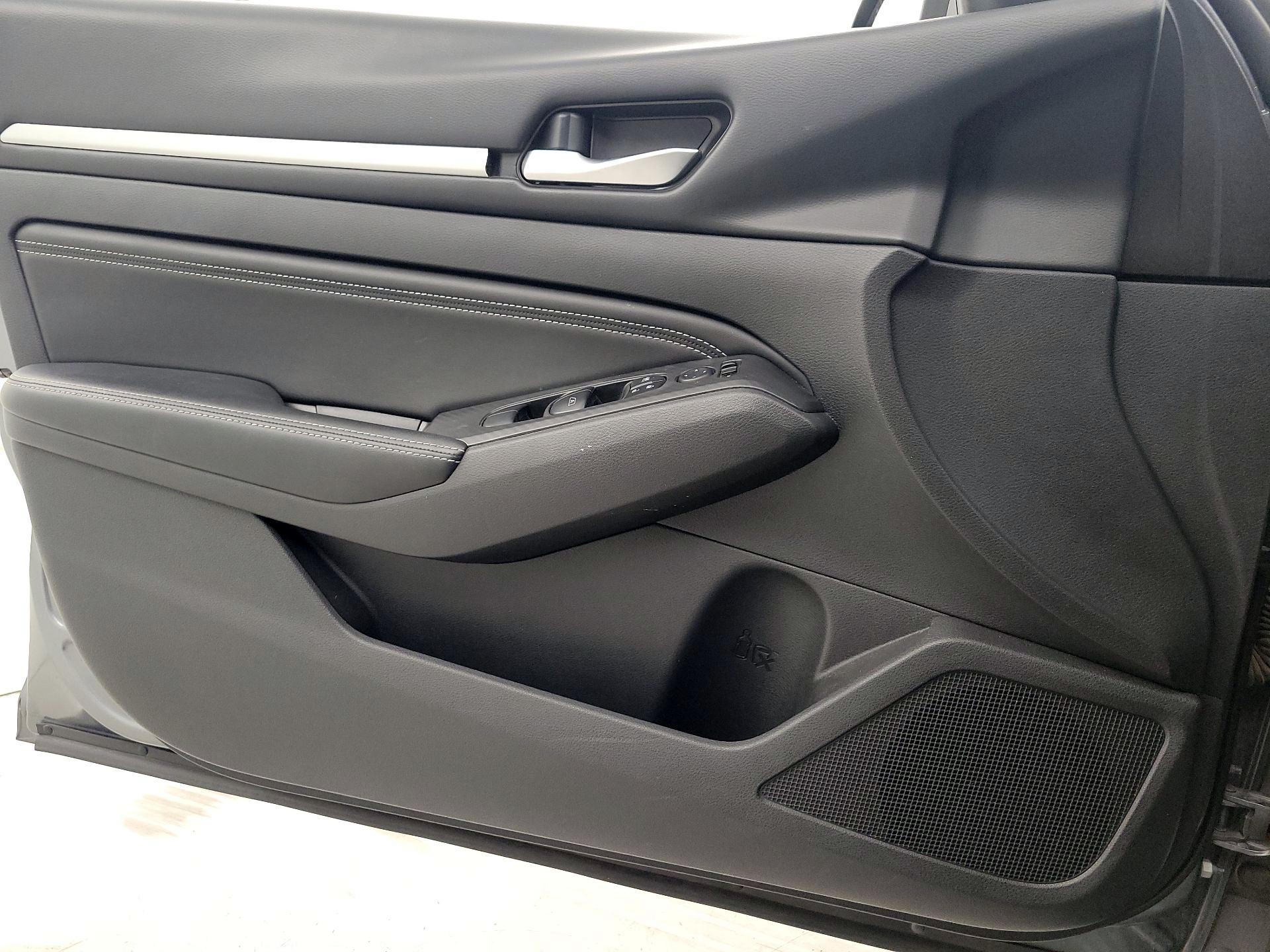 Thumbnail: 2019 Nissan Altima - 12