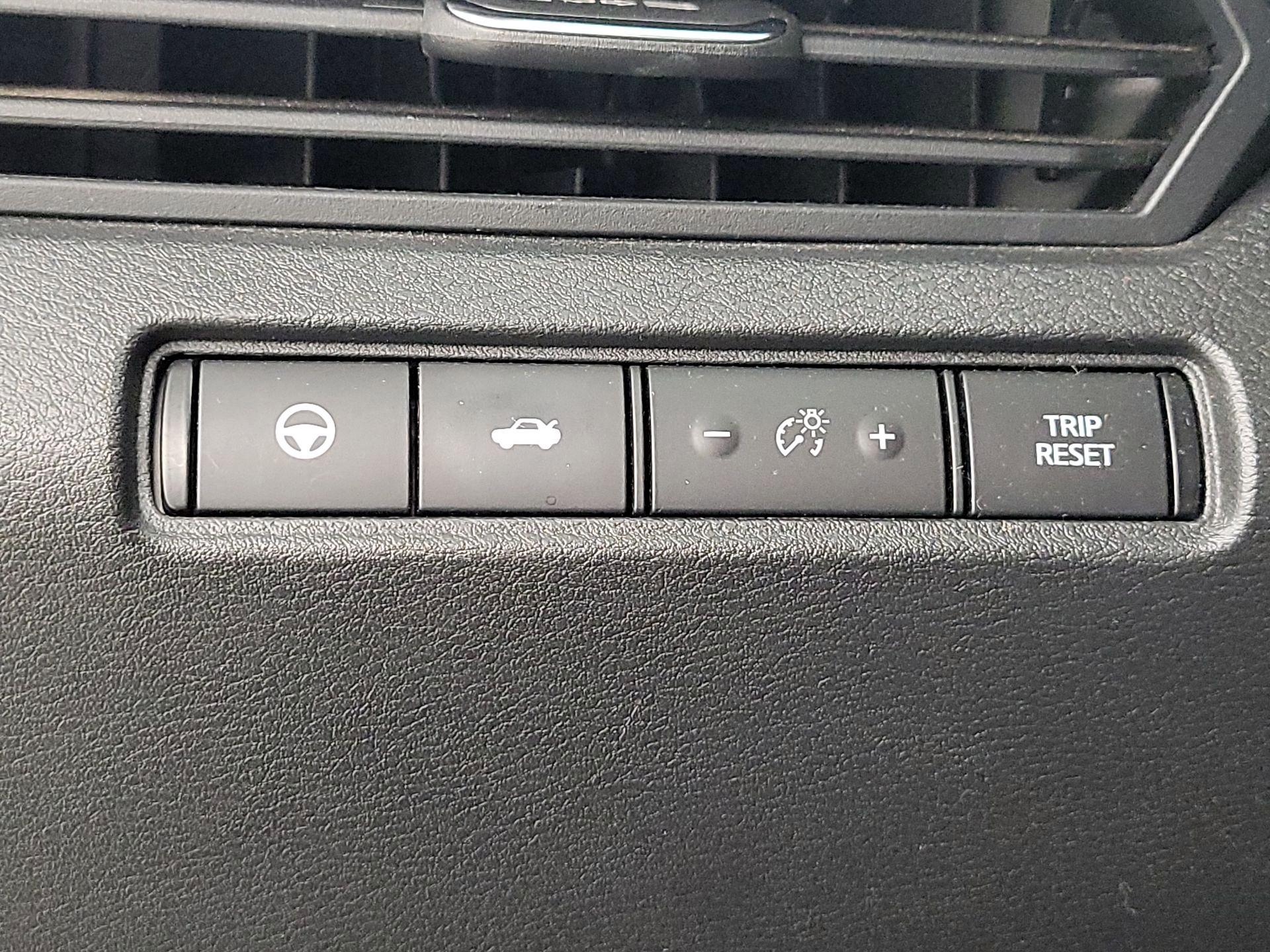 Thumbnail: 2019 Nissan Altima - 13