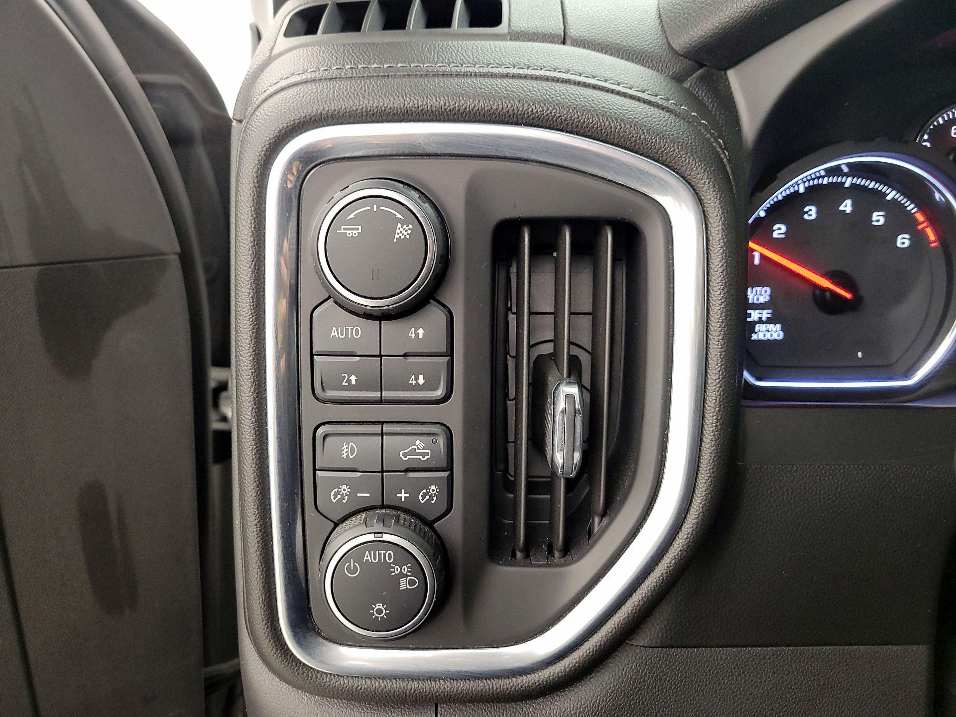 Thumbnail: 2019 Chevrolet Silverado 1500 - 13